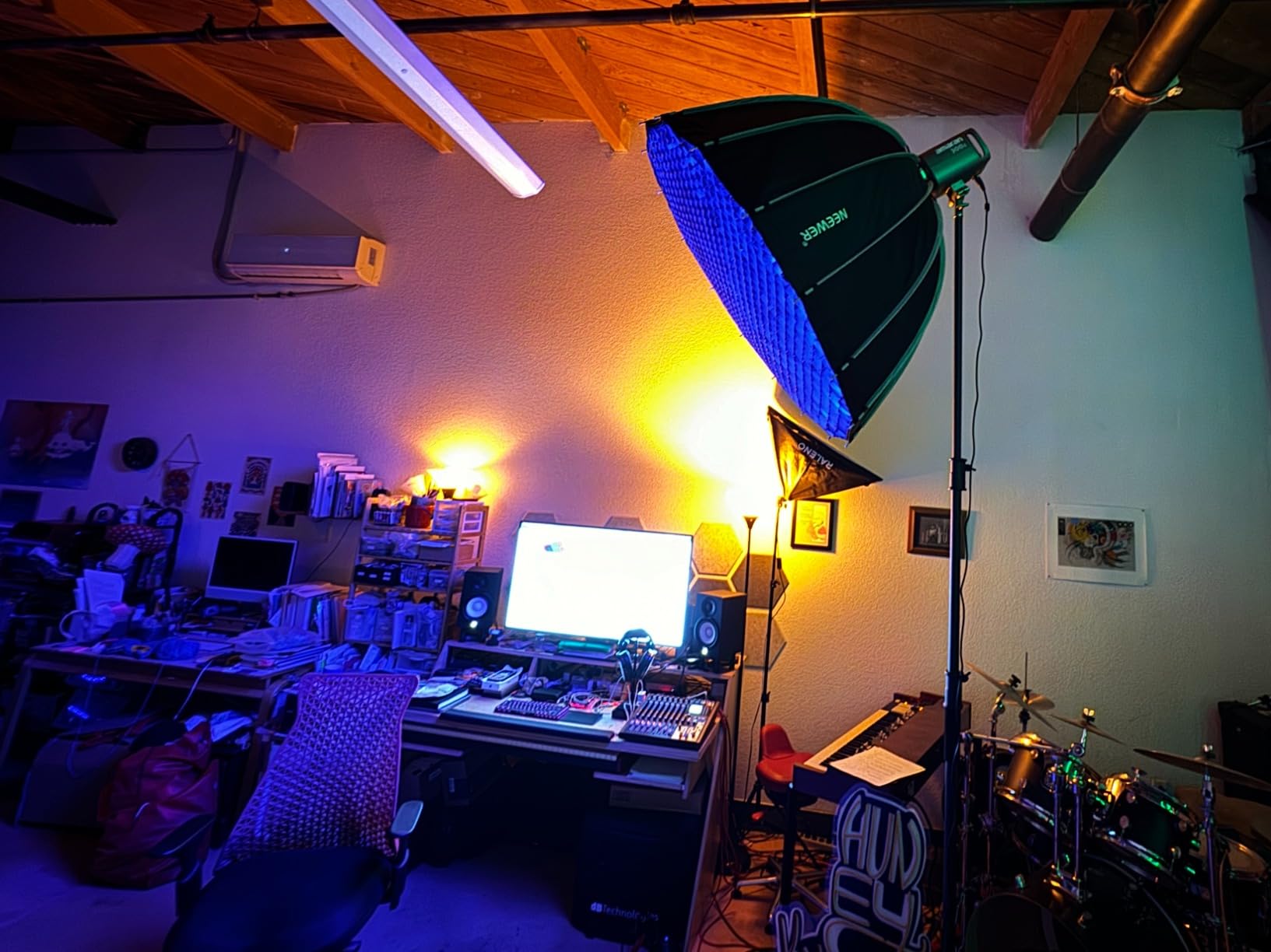 NEEWER 47.2inch/120cm Parabolic Softbox Quick Set up Quick Folding,with Diffusers/Honeycomb Grid/Bag, Compatible with Aputure 120d Light Dome Godox sl60w NEEWER RGB FS300 and Other Bowens Mount Lights customer photo 2