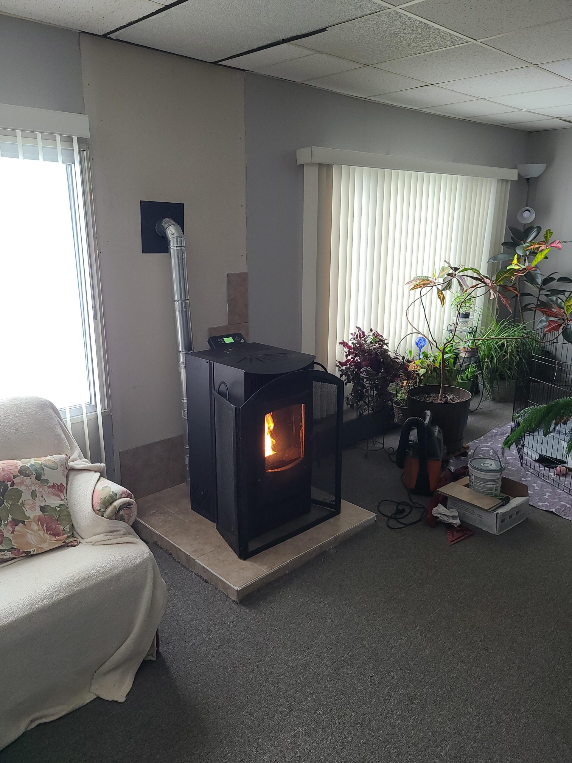 Castle 41278 Serenity Pellet Stove, 1,500 sq ft Heating Capability, Smart Controller, 40lb Hopper Capacity, Easy Clean Design customer photo 1