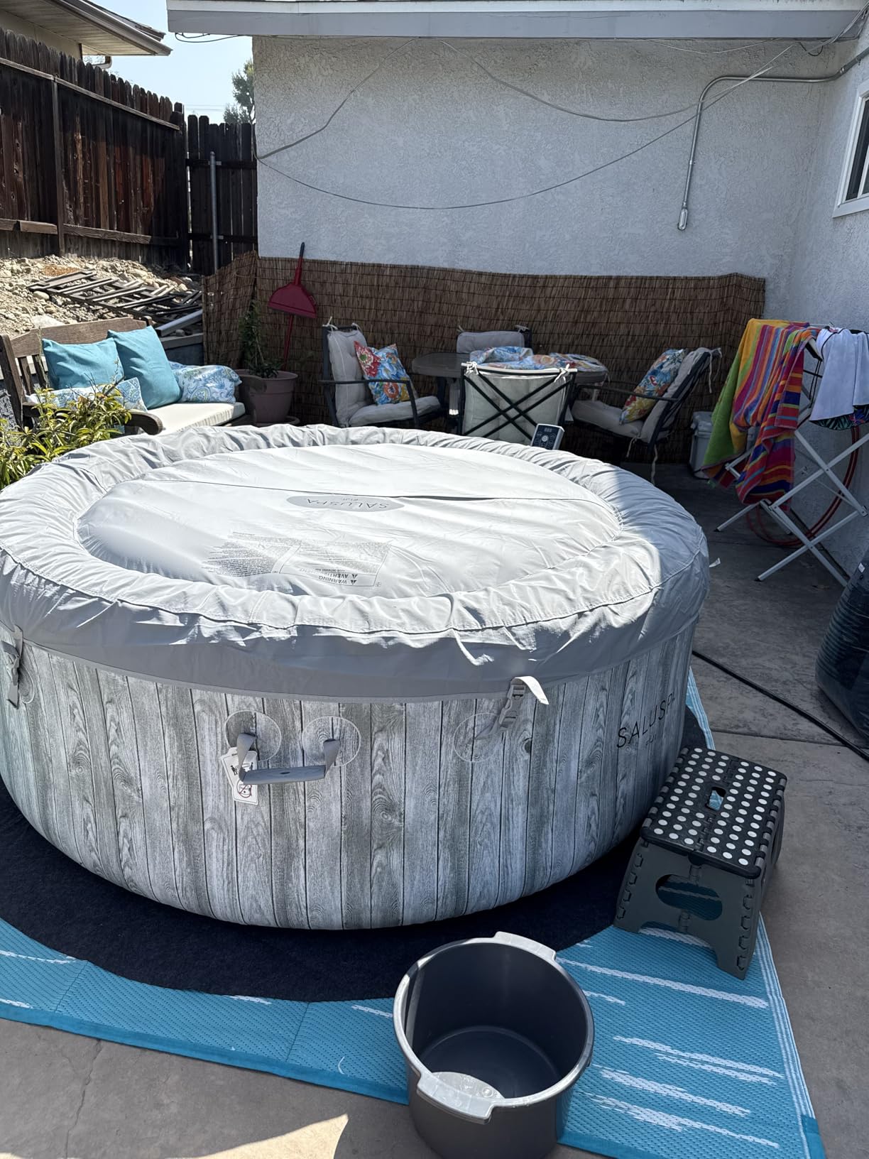 Bestway SaluSpa Fiji 2 to 4 Person Inflatable Hot Tub, Round Energy-Efficient Portable Outdoor Spa with 120 AirJets, 71