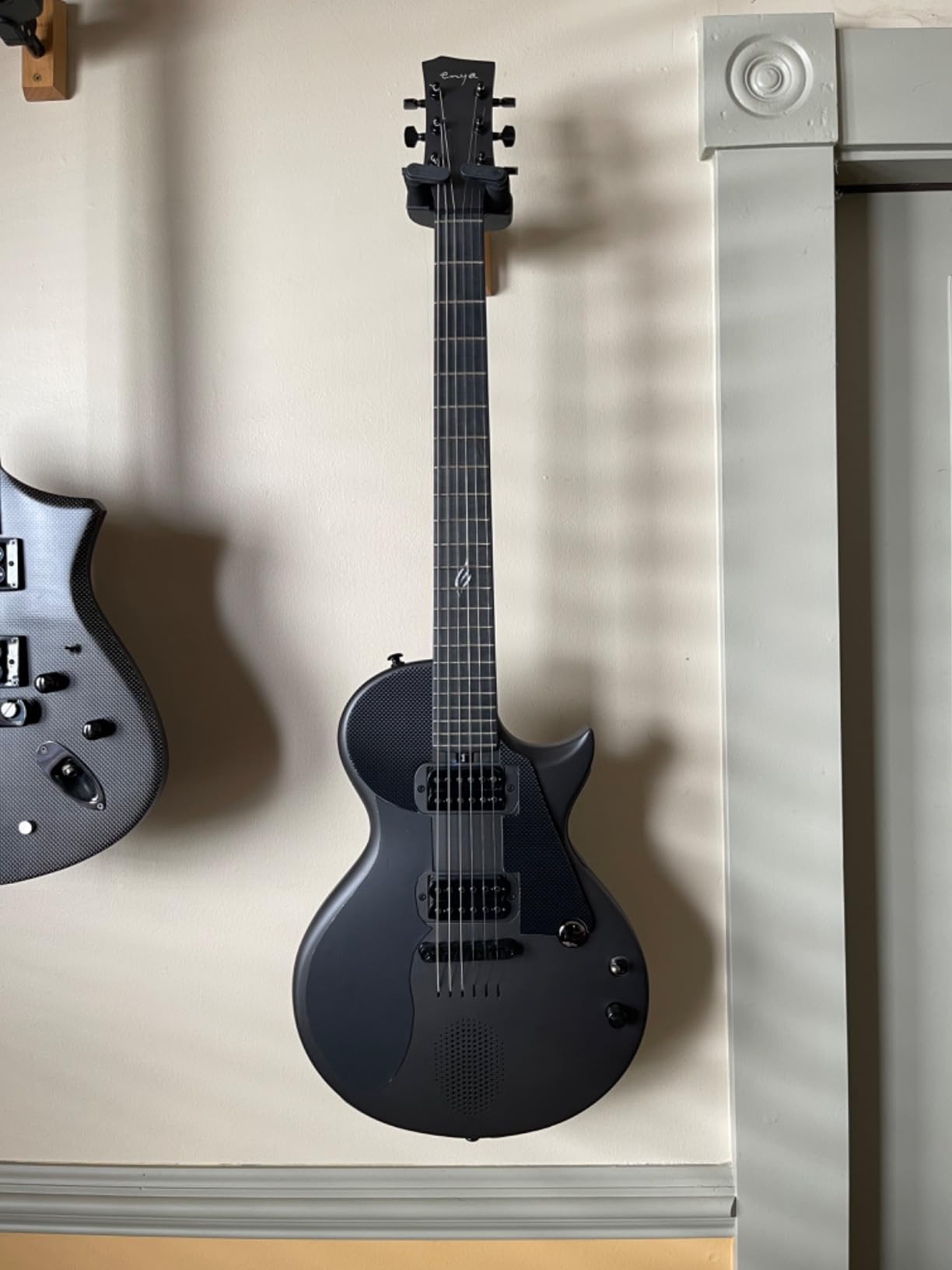 Enya Electric Guitar Nova Go Sonic Smart Electric Carbon Fiber Guitar with 10W Wireless Speaker, Onboard Presets customer photo 2