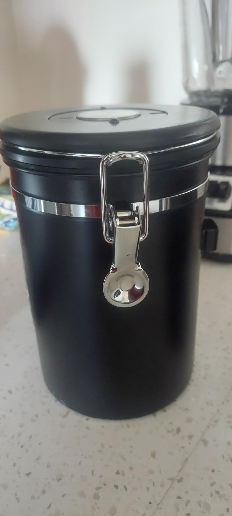 Veken Coffee Canister with Window, Airtight Stainless Steel Pantry Container for Beans, Ground, Espresso (22OZ, Black) customer photo 1