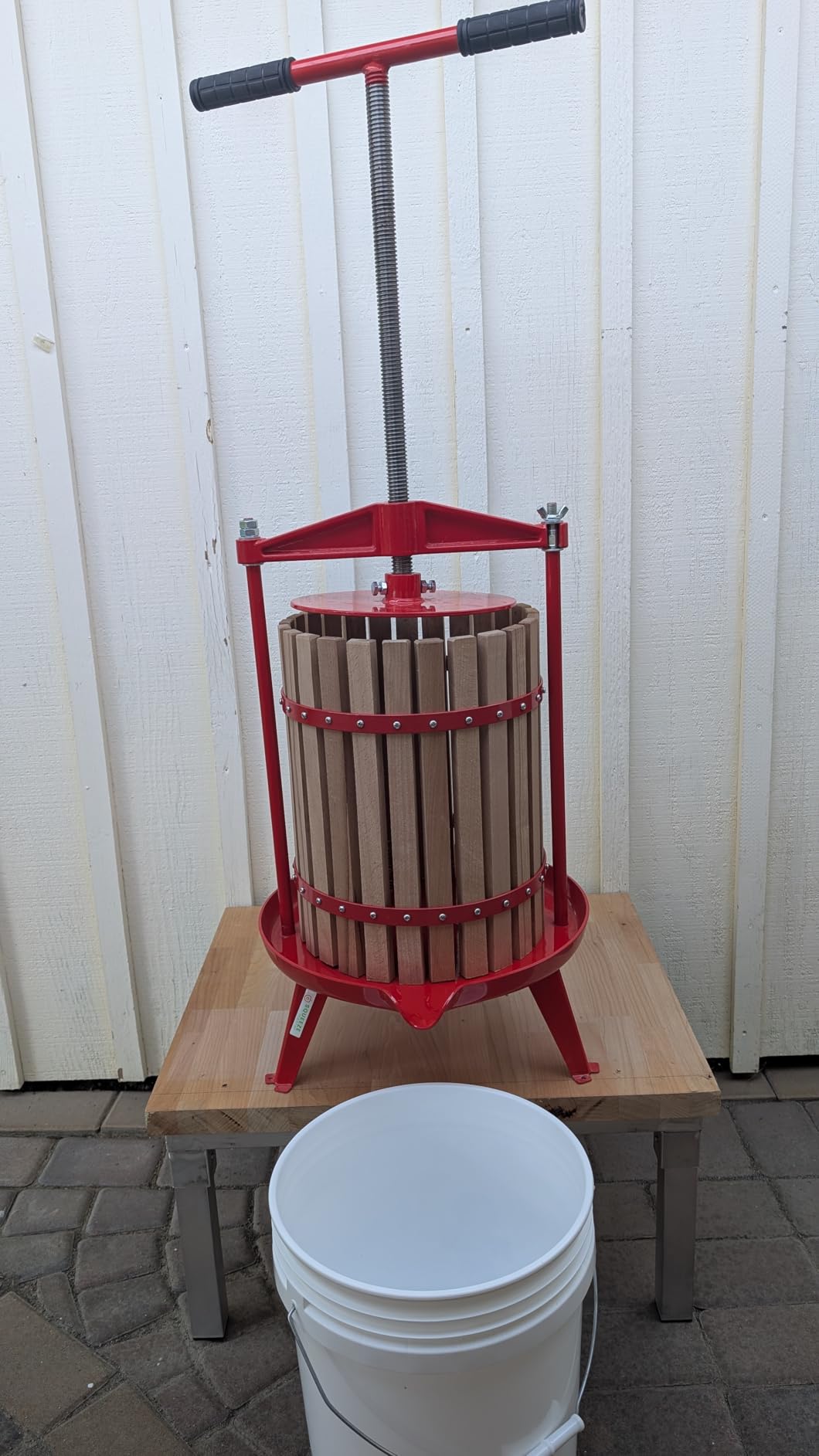 SQUEEZE master Fruit Wine Cider Press - Solid Wood Basket - 4.75 Gallon/18L - T Handle Bar - More Stable - Vintage Traditional Juicer, Apple Grape Fruit Press for Juice Maker customer photo 2