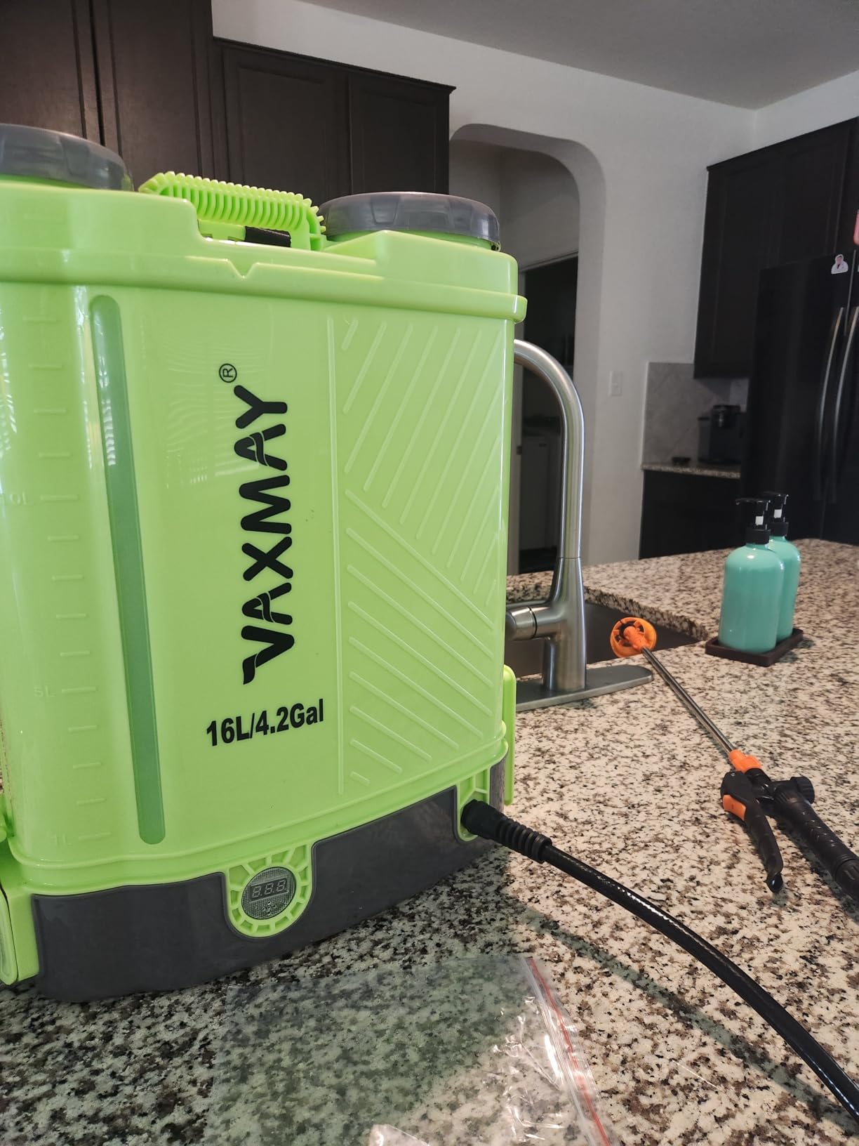 VAXMAY Battery Powered Backpack Sprayer 3.2 Gallon, 80 PSI Electric Garden Sprayer Works with Makita 18V Battery, Weed Lawn Sprayer with Telescopic Wand, 5 Nozzles, 2.0 Ah Battery & Charger Included customer photo 2