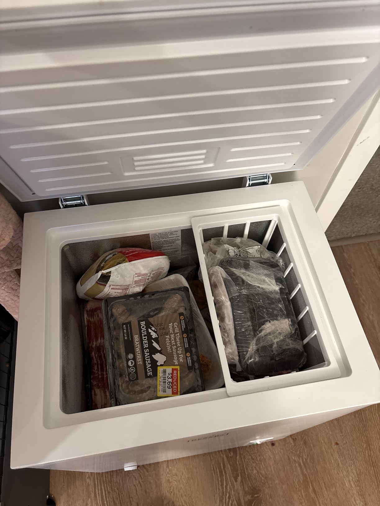 19.8 Cu. Ft. Chest Freezer, Deep Freezer with Top Opening, Freezer Chest with 2 Removable Storage Baskets, Mechanical Temperature Control, Manual Defrost, R600a Refrigerant, BCF1980E, White customer photo 1