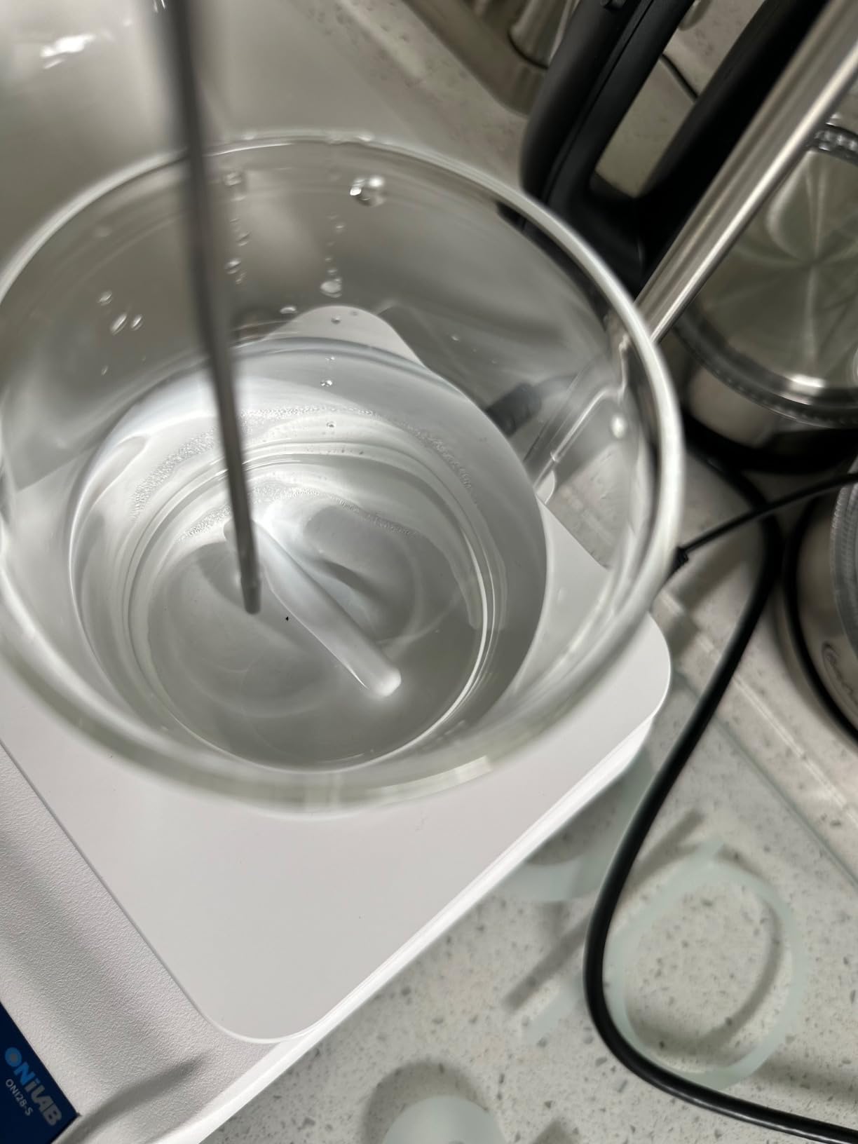 ONiLAB 536°F 5 inch LED Digital Hotplate Magnetic Stirrer with Ceramic Coated Aluminum Work Plate, 200-1500rpm,5L,110V,Temp Probe Sensor & Support Stand & Stirring Bar Included customer photo 2