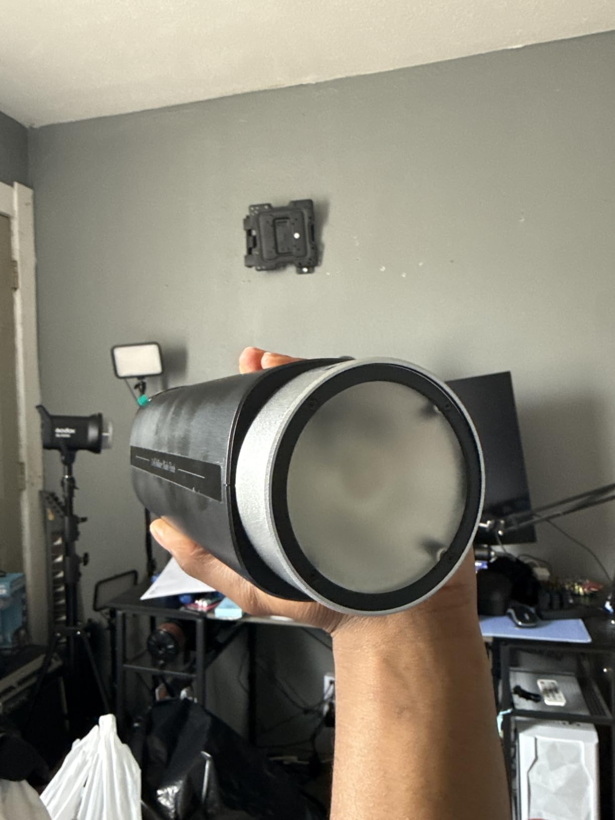 NEEWER Q200 200Ws 2.4G TTL Outdoor Studio Flash Strobe App Control, Compatible with Godox, 1/8000 HSS 3200mAh Battery Photography Monolight 10W Modeling Lamp/750 Full Power Flash/0.01~1.5s Recycle customer photo 1