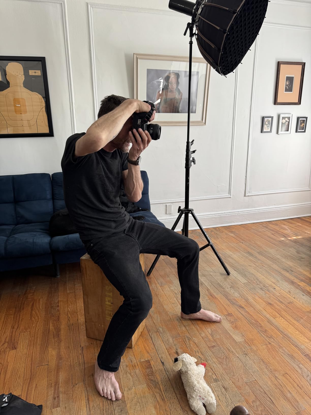 NEEWER Q200 200Ws 2.4G TTL Outdoor Studio Flash Strobe App Control, Compatible with Godox, 1/8000 HSS 3200mAh Battery Photography Monolight 10W Modeling Lamp/750 Full Power Flash/0.01~1.5s Recycle customer photo 2