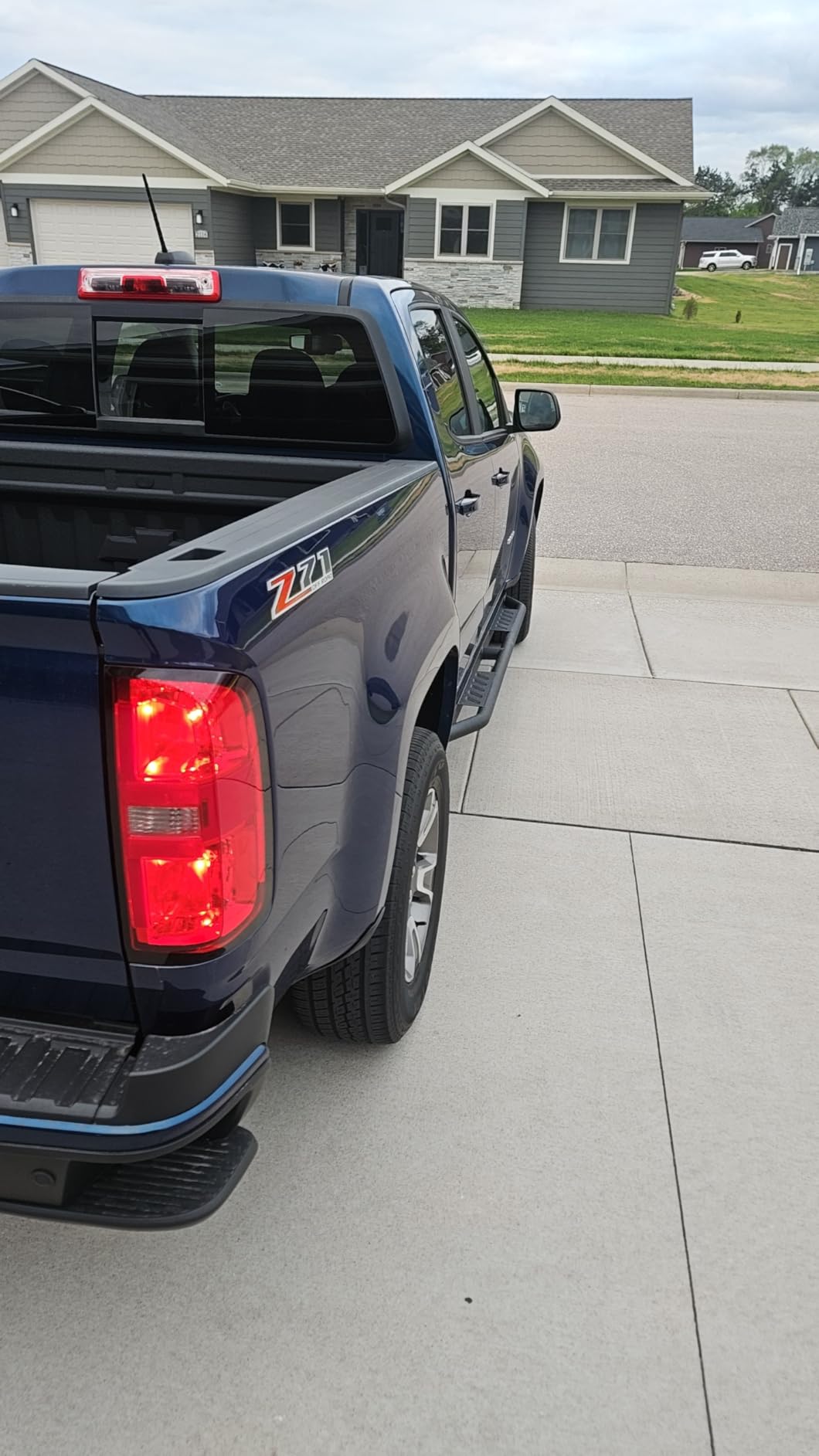Tyger Auto Trax Side Steps Compatible with 2019-2026 Chevy Silverado GMC Sierra 1500; 2020-2026 2500 3500HD | Crew Cab | TG-TX7C29758 | Textured Black Rail Running Board customer photo 2