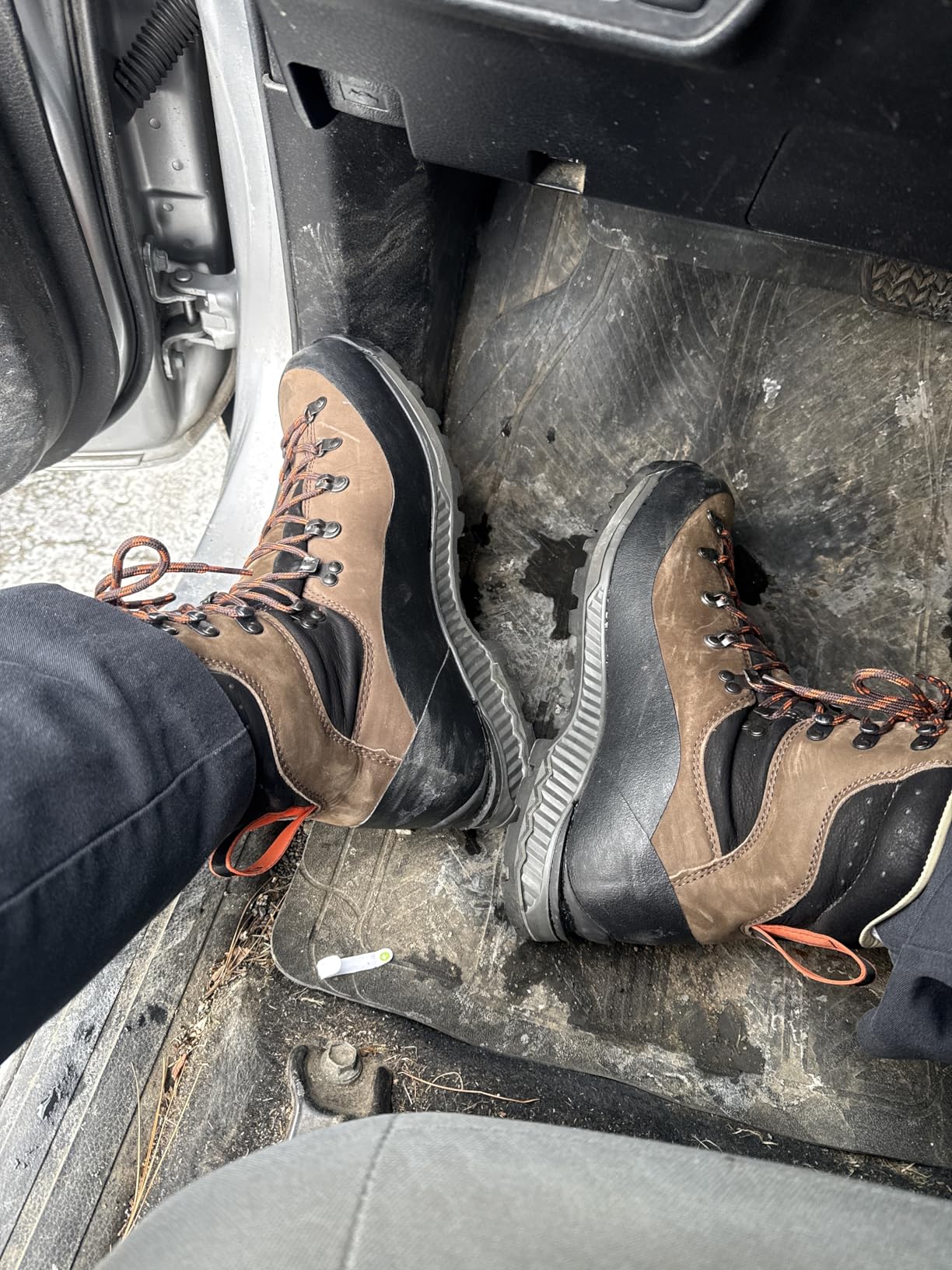 Hanwag NUPTSE Men's Mountaineering Boots | 9 Inch Full-Grain Leather | Sympatex Waterproof | Vibram Sole | Crampon Compatible customer photo 1