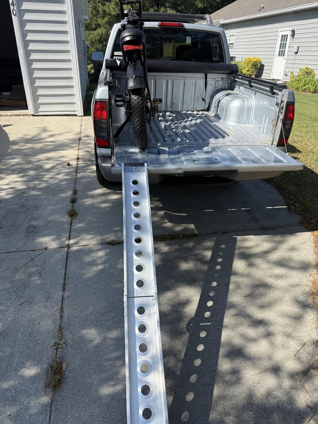 6FT Foldable Aluminum Motorcycle Loading Ramp, 440lbs Capacity Portable Single Truck Ramp for Dirt Bikes, E-Bikes and Trailers, 1 Pack with Safety Strap customer photo 1