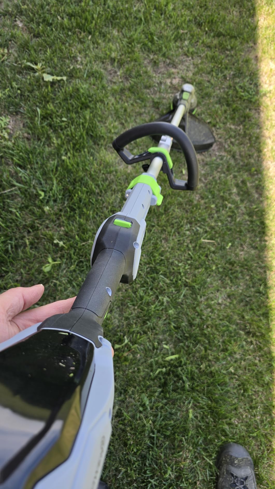 EGO Power+ String Trimmer, Battery Powered, 16-Inch with POWERLOAD, Telescopic Carbon Fiber Shaft, 56V 2.5Ah Battery and Charger - ST1611T customer photo 1