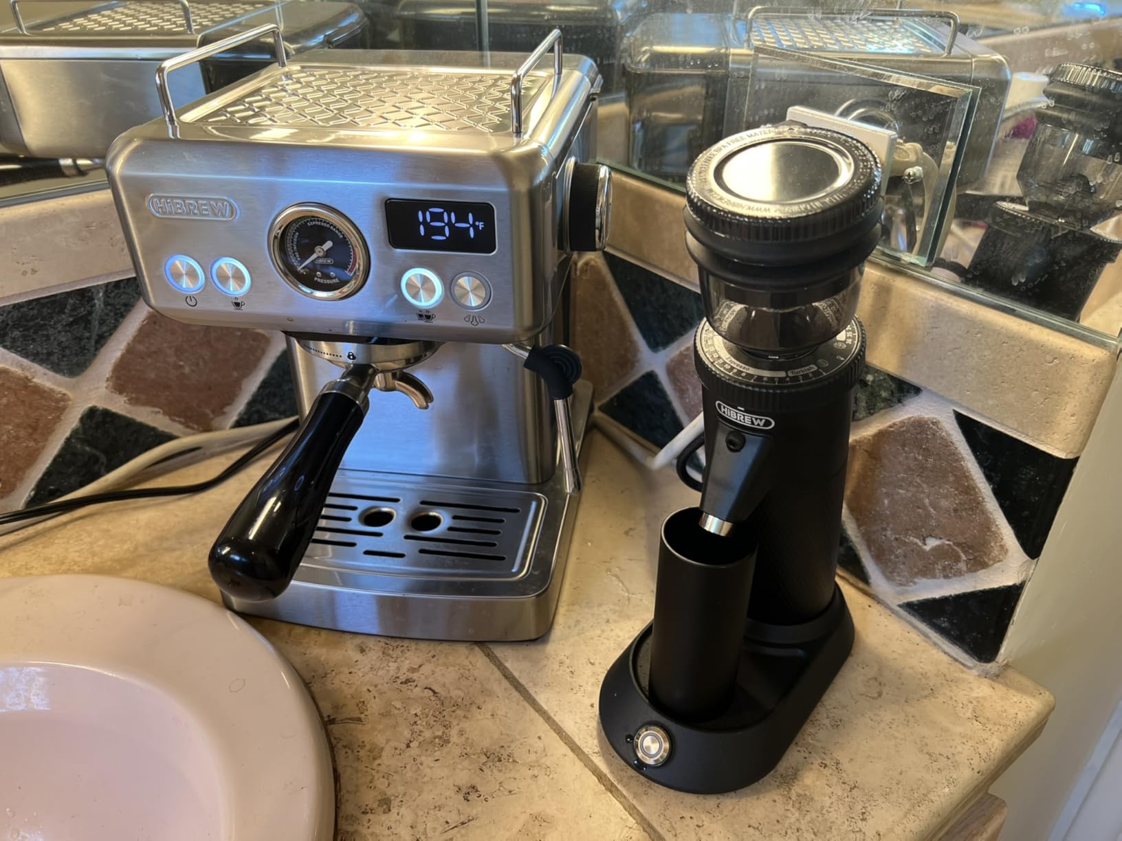 HIBREW G5 Coffee Grinder, Single Dose Burr Coffee Grinder, Electric Coffee Grinder with Magnetic Dosing Cup, Conical Coffee Bean Grinder with 36 Step Micro Grind Settings, Dual-Speed Adjustment, Black customer photo 1