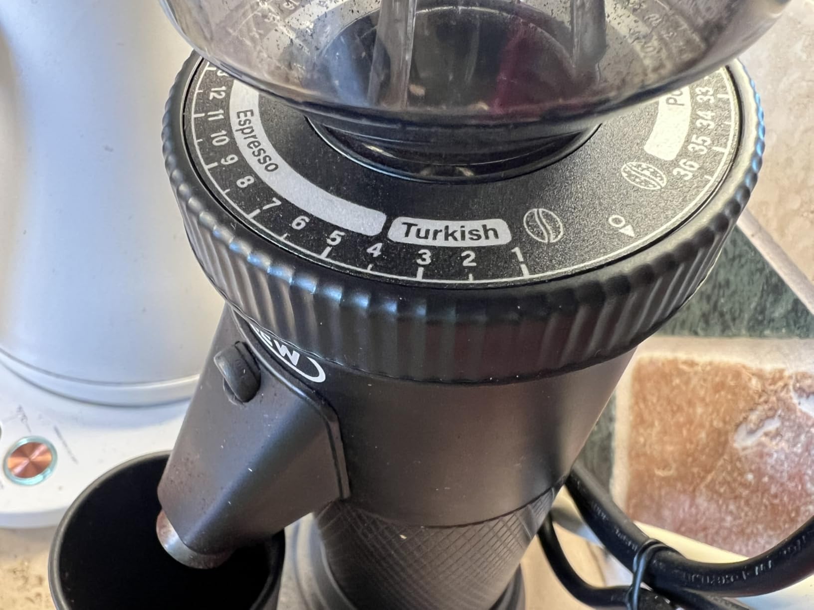 HIBREW G5 Coffee Grinder, Single Dose Burr Coffee Grinder, Electric Coffee Grinder with Magnetic Dosing Cup, Conical Coffee Bean Grinder with 36 Step Micro Grind Settings, Dual-Speed Adjustment, Black customer photo 2