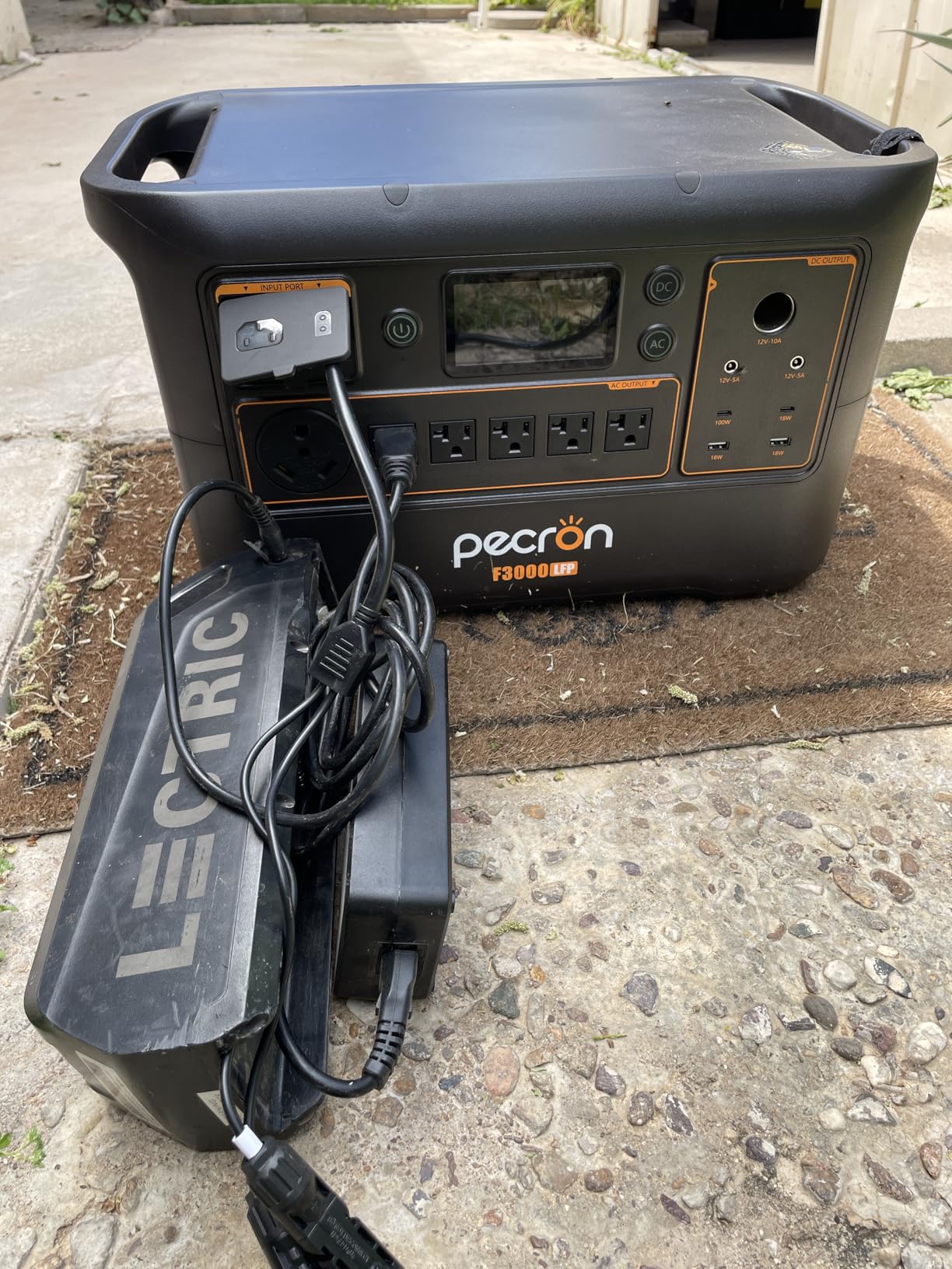 PECRON Portable Power Station F3000LFP, 3072Wh Solar Generator, 3600W LiFePO4 Battery Home Backup customer photo 2