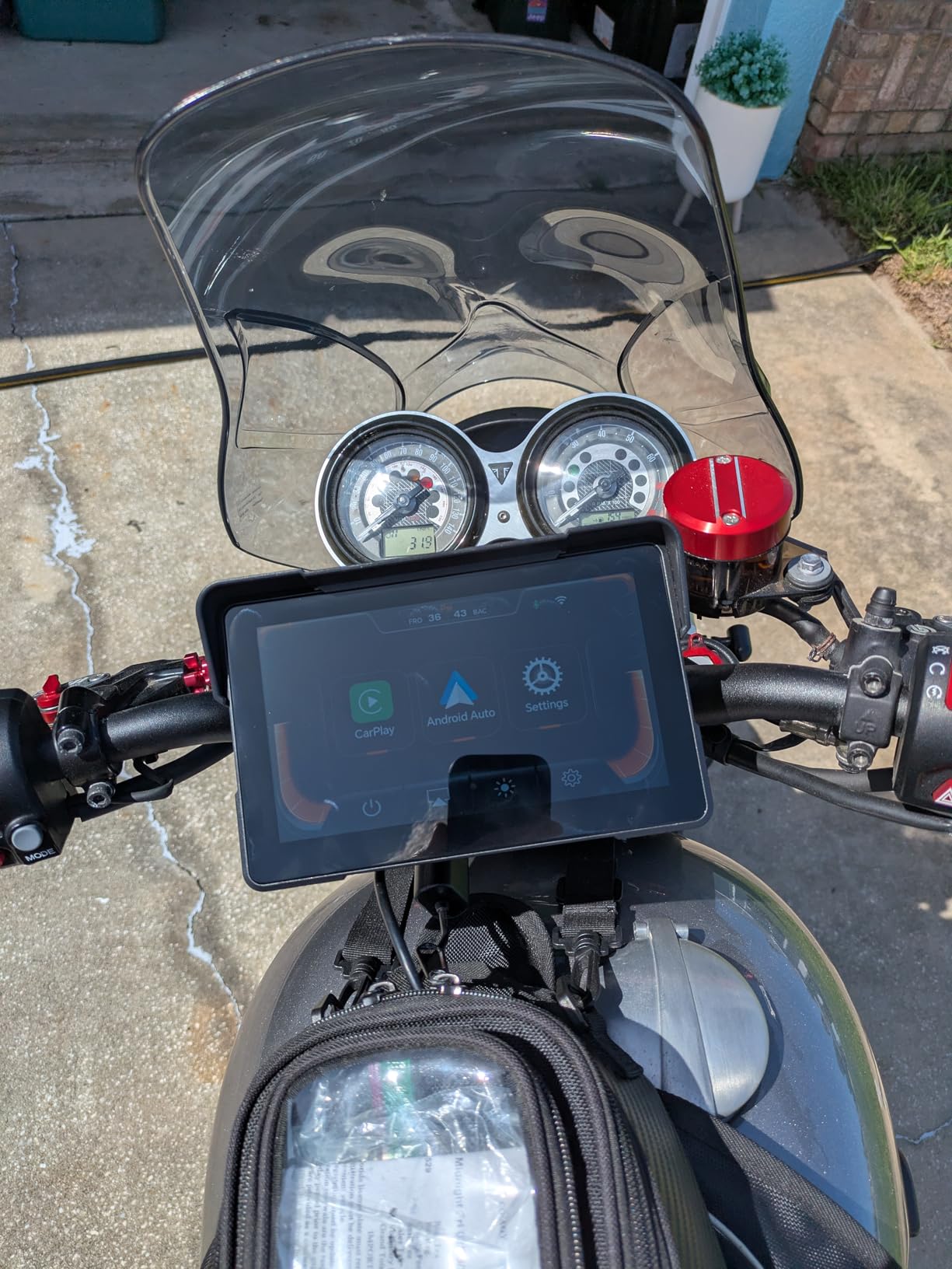 Wireless Motorcycle Apple Carplay, 7 Inch Portable Motor GPS Navigation with Apple Carplay & Android Auto, Siri & Google Assistant, Anti-Glare/Bluetooth 5.2/ Voice Control/ IP69K Waterproof Touchscreen customer photo 1