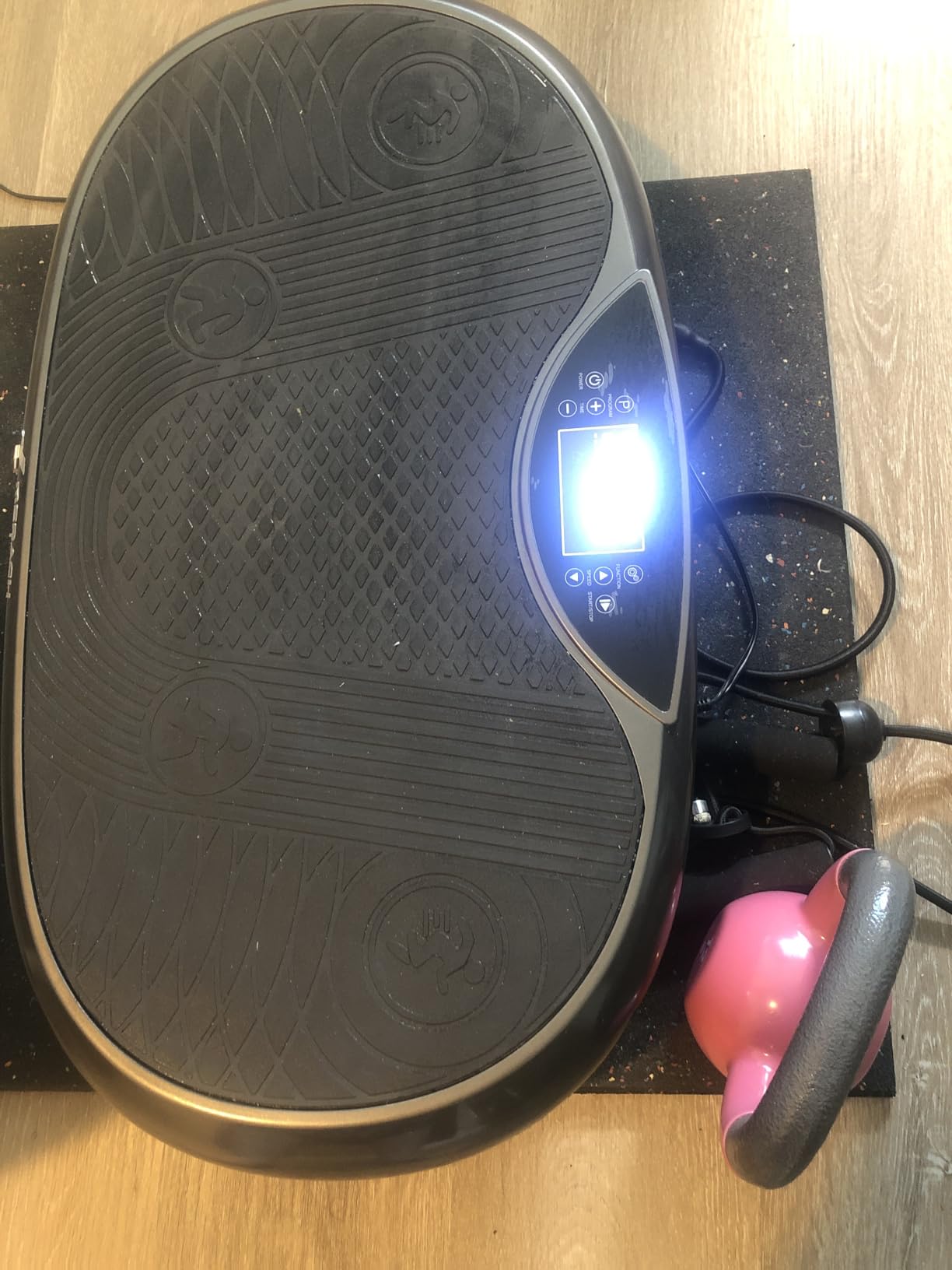 MERACH Vibration Plate Exercise Machine, 4D Whole Body Workout Vibrating Platform for Lymphatic Drainage Weight Loss Muscle Activation, Home Fitness Equipment with Bluetooth Light Pull Cord customer photo 1