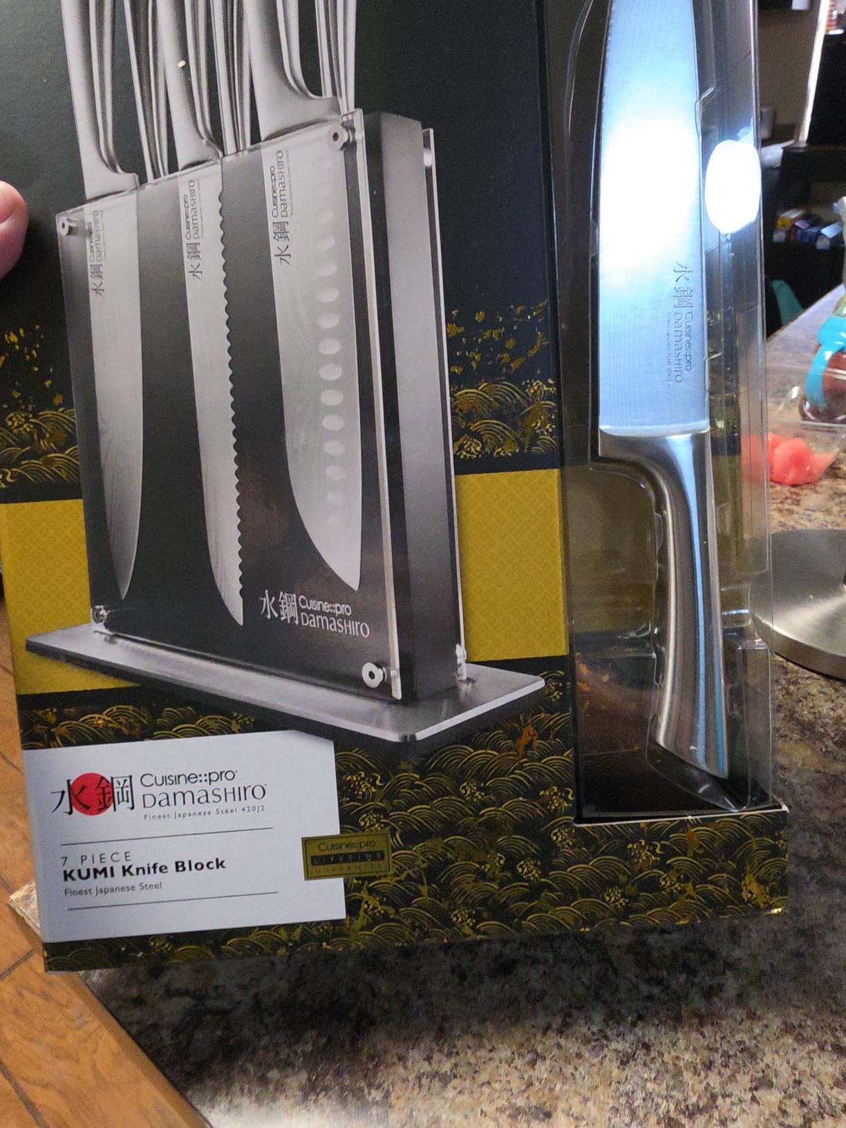 Cuisine::pro Damashiro Knife Block (Kumi, 7-Piece Chef Knife Set) - Japanese Steel Knife - Magnetic Knife Block - Damascus-Inspired Blade Kitchen Knives customer photo 1