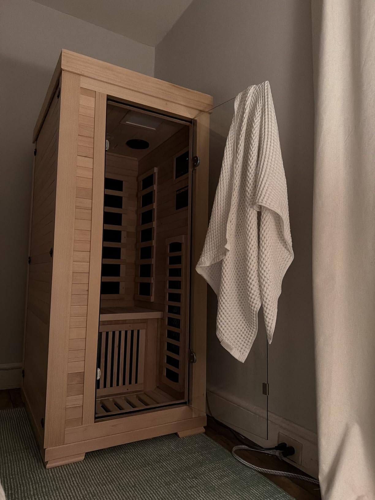 ENSTVER Infrared Wood Sauna 5.4Ft 1 Person, Luxury Full Spectrum Far Infrared Sauna Features Low EMF 1240w 7-Light Dynamic & Music Speakers, Canadian Hemlock Dry Indoor Saunas for Home & Gym customer photo 1