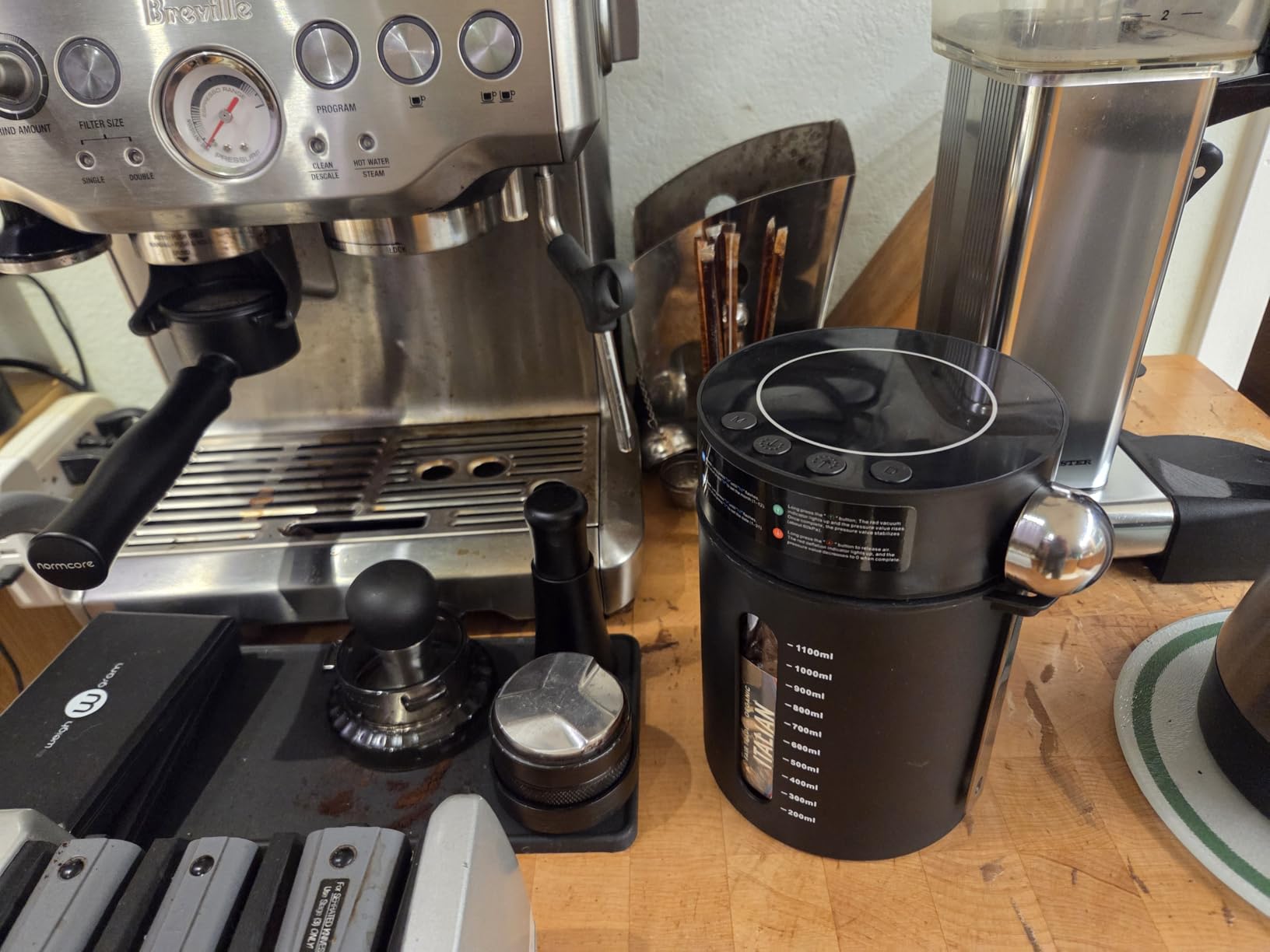 Automatic Vacuum Coffee Canister, 1.3L Coffee Container with Smart Pressure Sensor, LED Display, Window, Scoop Rechargeable Airtight Electric Coffee Bean Storage customer photo 2