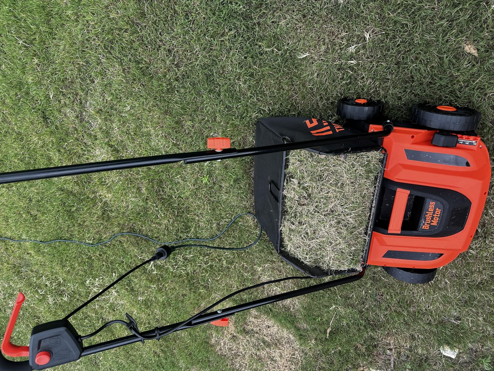 TIECTOWN 14-Inch 13.5 Amp 2-in-1 Electric Dethatcher and Scarifier with 11.5-Gallon Collection Bag, 5-Position Depth Adjustment customer photo 2