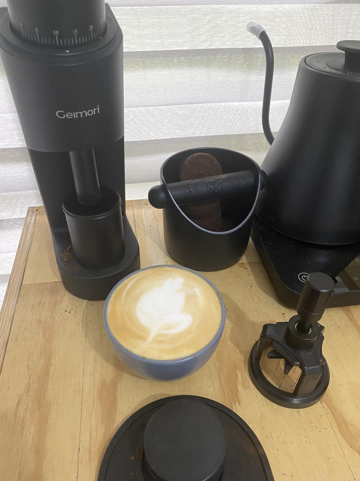 Single Dose Coffee Grinder, Wirsh Geimori GU38 Coffee Grinder with 38mm 6-Core Stainless Steel Conical Burr, 0.01mm Stepless Adjustment, Low Retention Espresso Grinder with Magnetic Dosing Cup, Black customer photo 2