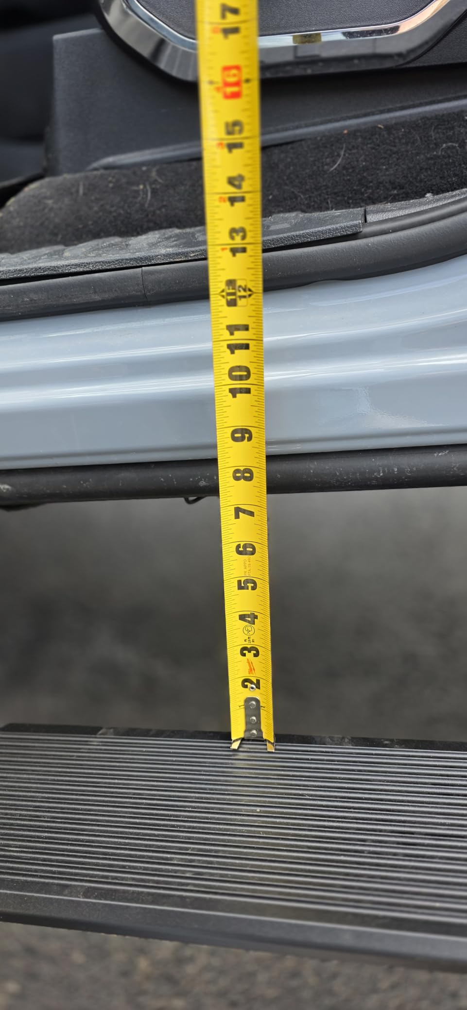 WOLFBOX Power Running Boards for Silverado & GMC Sierra 2022-2026 1500 Crew Cab & 2024-2026 2500/3500 Crew Cab, 660LB Load Capacity & Smart Anti-Pinch Electric Side Steps, OEM Style Plug with LED customer photo 1