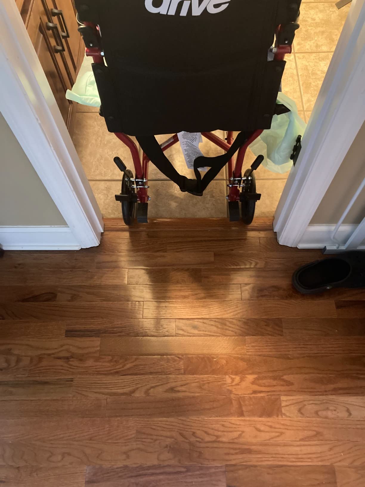 Drive Medical ATC19-BL Lightweight Aluminium Transport Wheelchair with Swing-Away Footrest, Blue customer photo 1