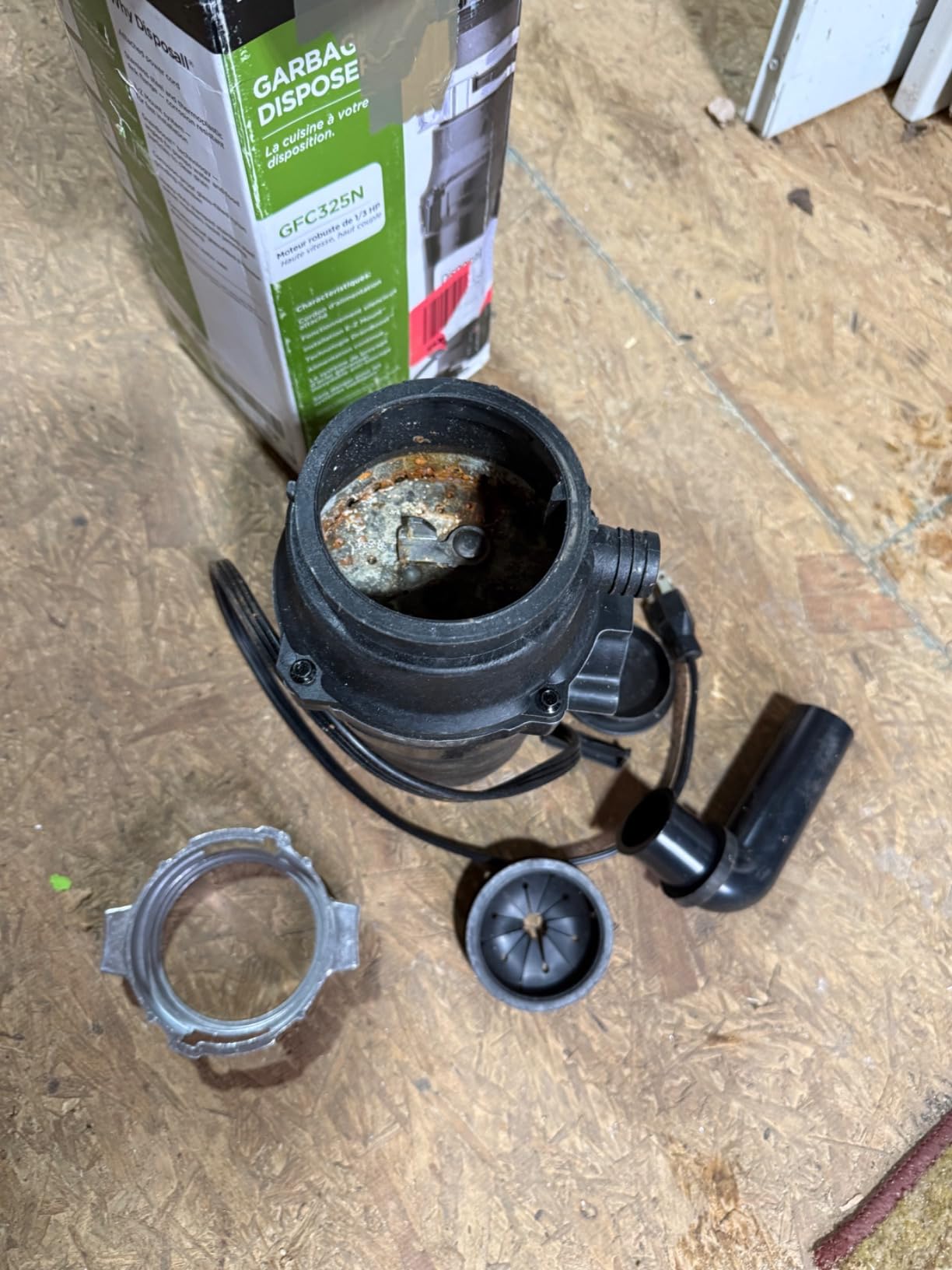 GE Disposall Continuous Feed 1/3 Horsepower Motor Garbage Disposer, Good for Grinding: Cooked Pasta & Fruit Peels, Easy Install Kit & Power Cord Included, Recommended for 1-2 Person Homes, GFC325N customer photo 2