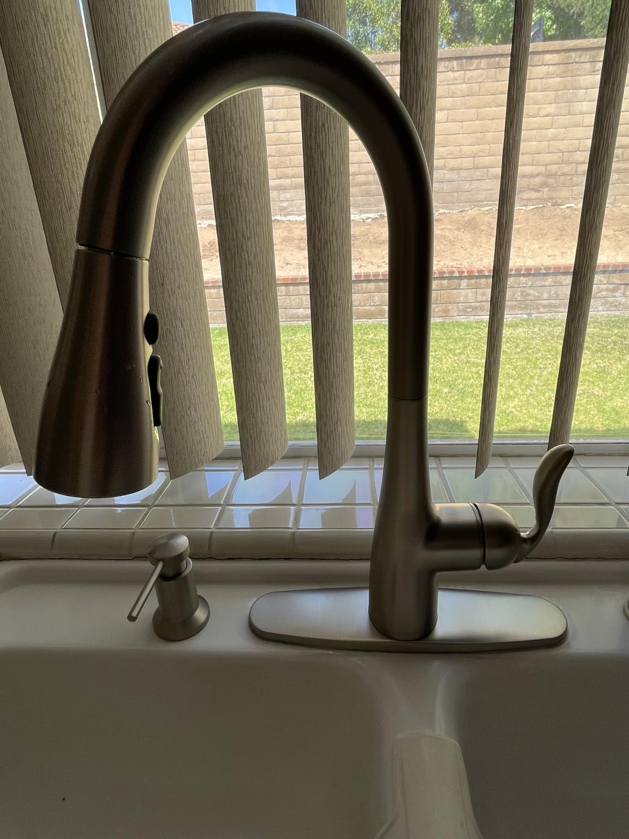 Moen Arbor Spot Resist Stainless One-Handle Pulldown Kitchen Faucet with Sprayer and a Reflex Docking System, Power Boost, 7594SRS customer photo 1