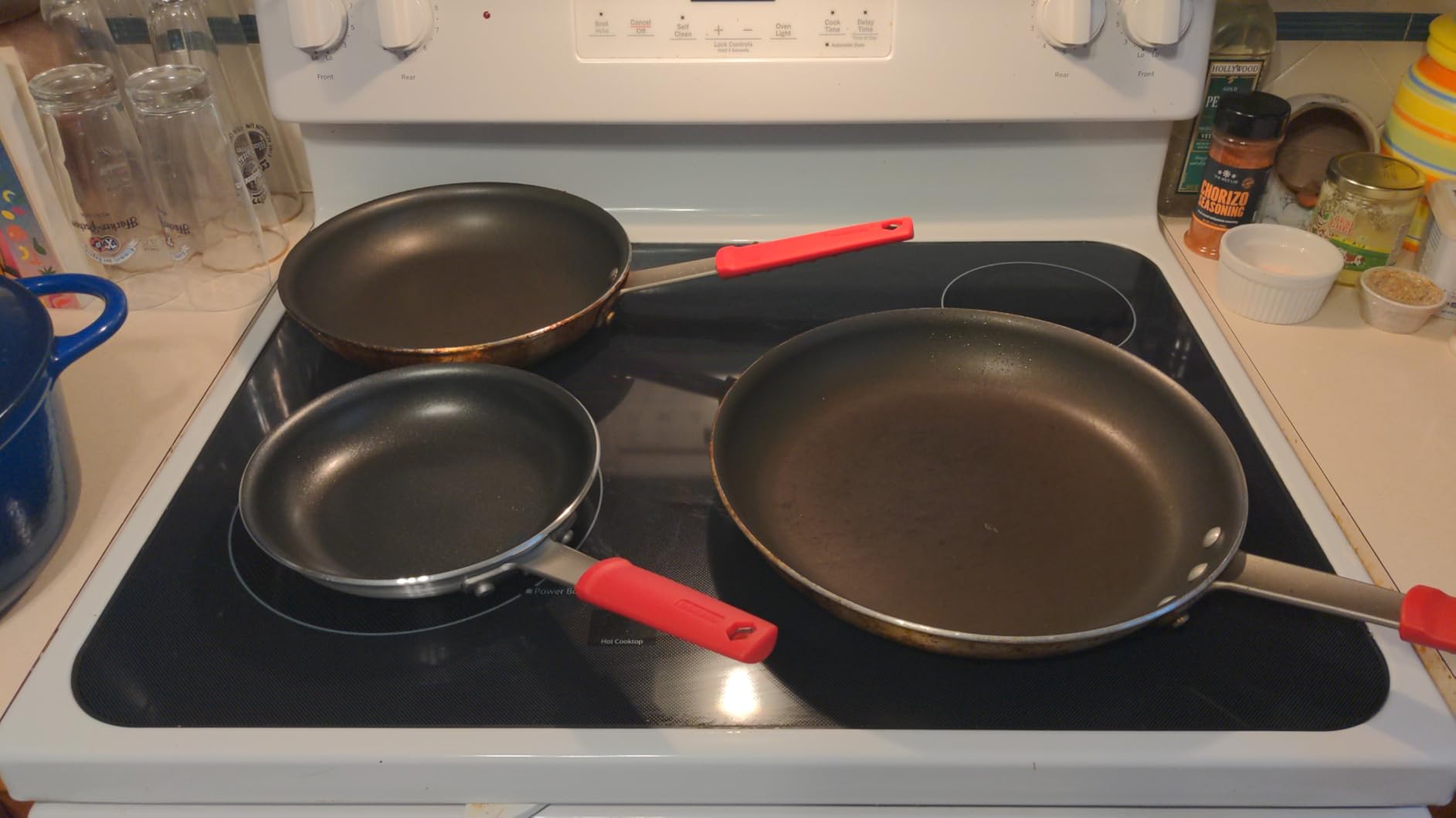 Tramontina Professional 12-Inch Non Stick Large Frying Pan, Heavy-Gauge Aluminum Skillet with Reinforced Nonstick Coating, Red Handle, Dishwasher and Oven Safe customer photo 1