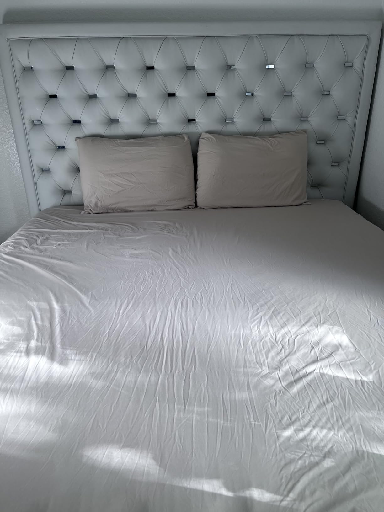Elegant Comfort Luxury Soft 1500 Premium Hotel Quality Wrinkle Resistant Coziest Bedding Set, All Around Elastic Fitted Sheet, Deep Pocket up to 16inch, Queen, White customer photo 1