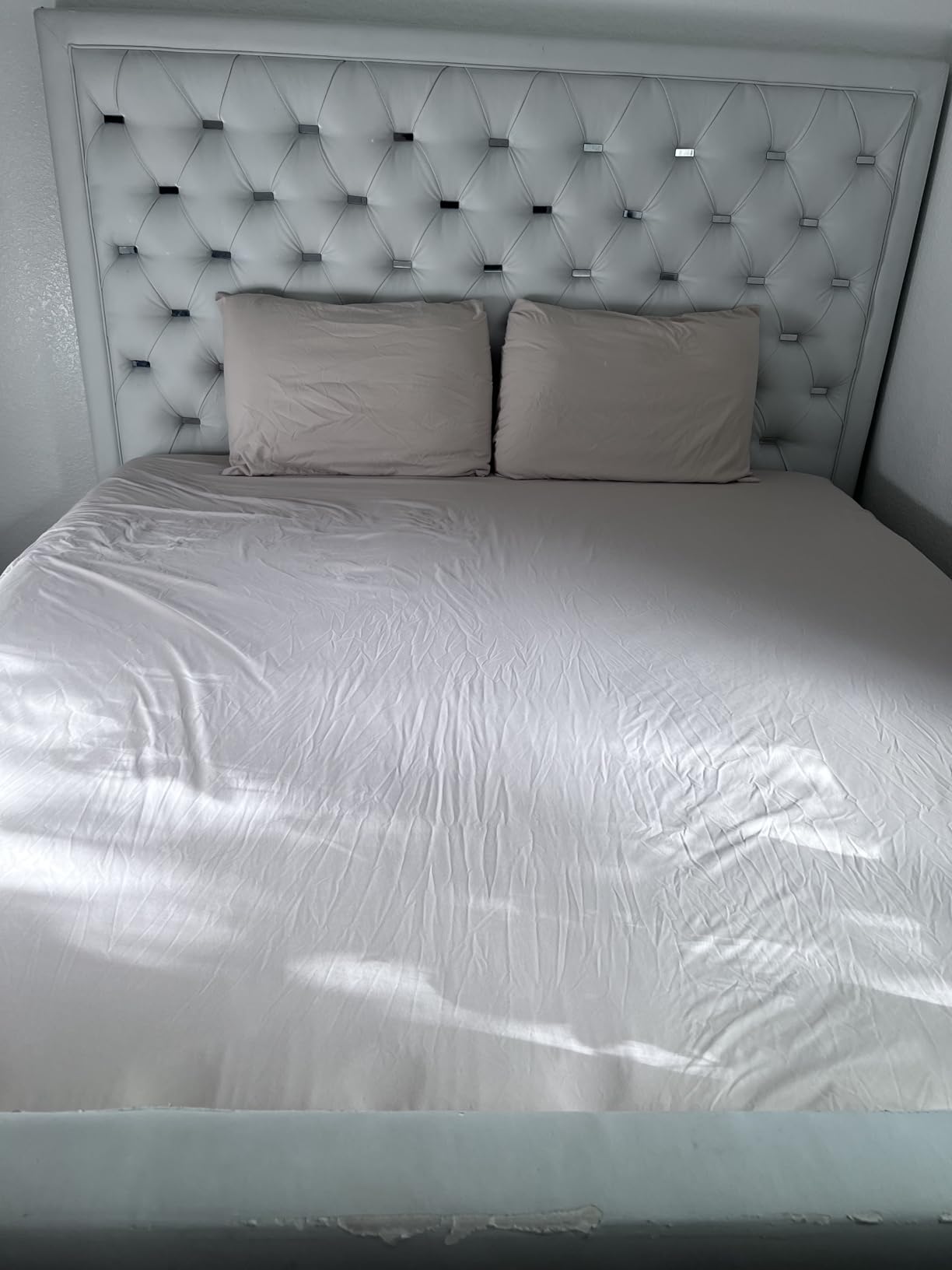 Elegant Comfort Luxury Soft 1500 Premium Hotel Quality Wrinkle Resistant Coziest Bedding Set, All Around Elastic Fitted Sheet, Deep Pocket up to 16inch, Queen, White customer photo 2