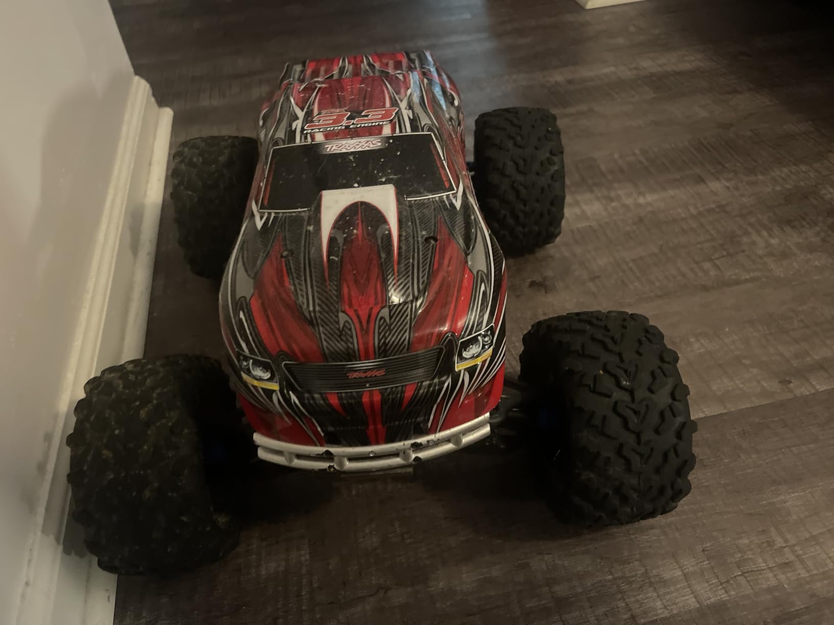 Traxxas T-Maxx 3.3: 4WD Nitro-Powered Maxx Monster Truck (1/10 Scale), Red customer photo 1
