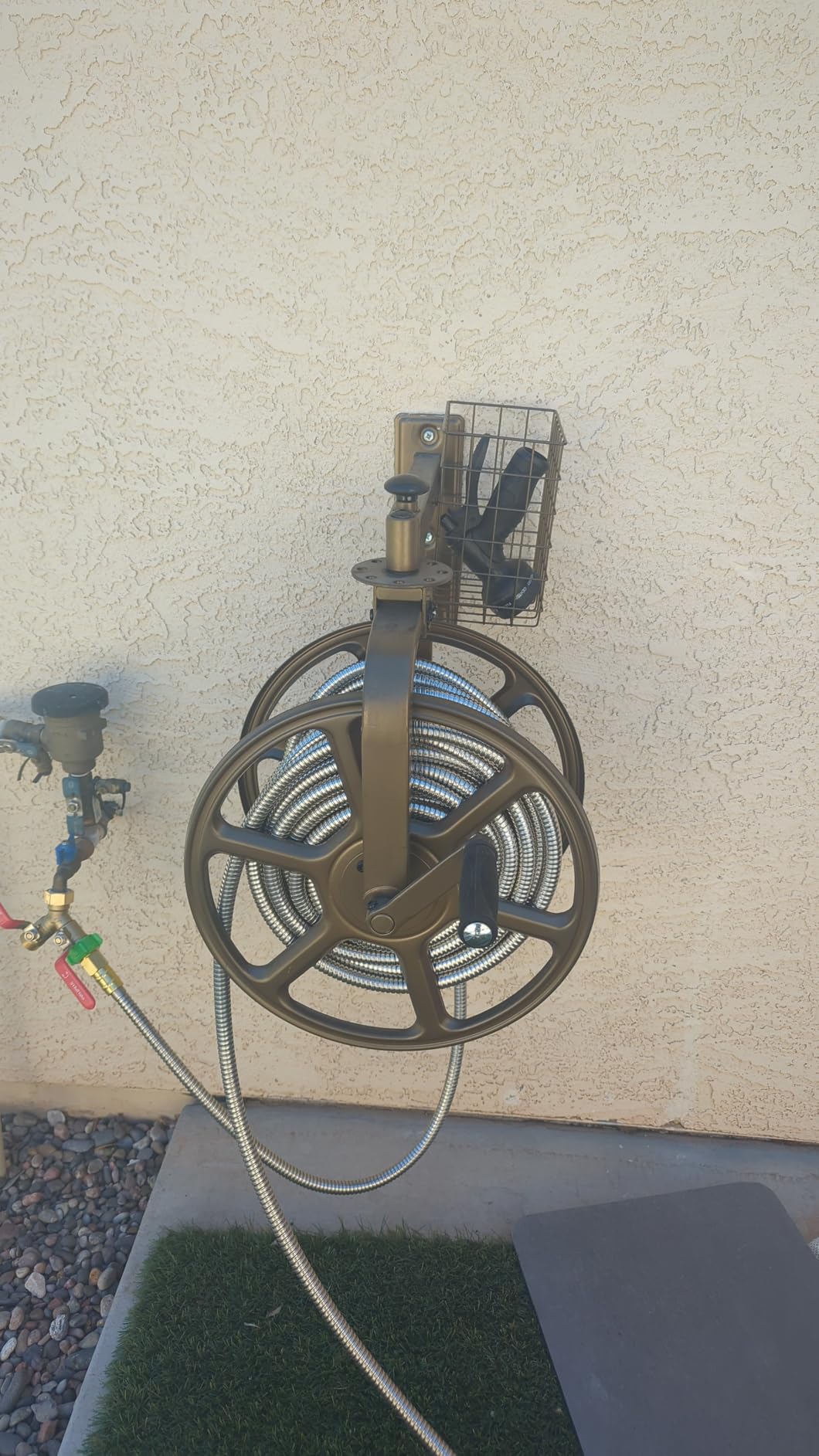 Liberty GARDEN 712 Single Arm Navigator Multi-Directional Garden Hose Reel, Holds 125-Feet of 5/8-Inch, Bronze customer photo 2