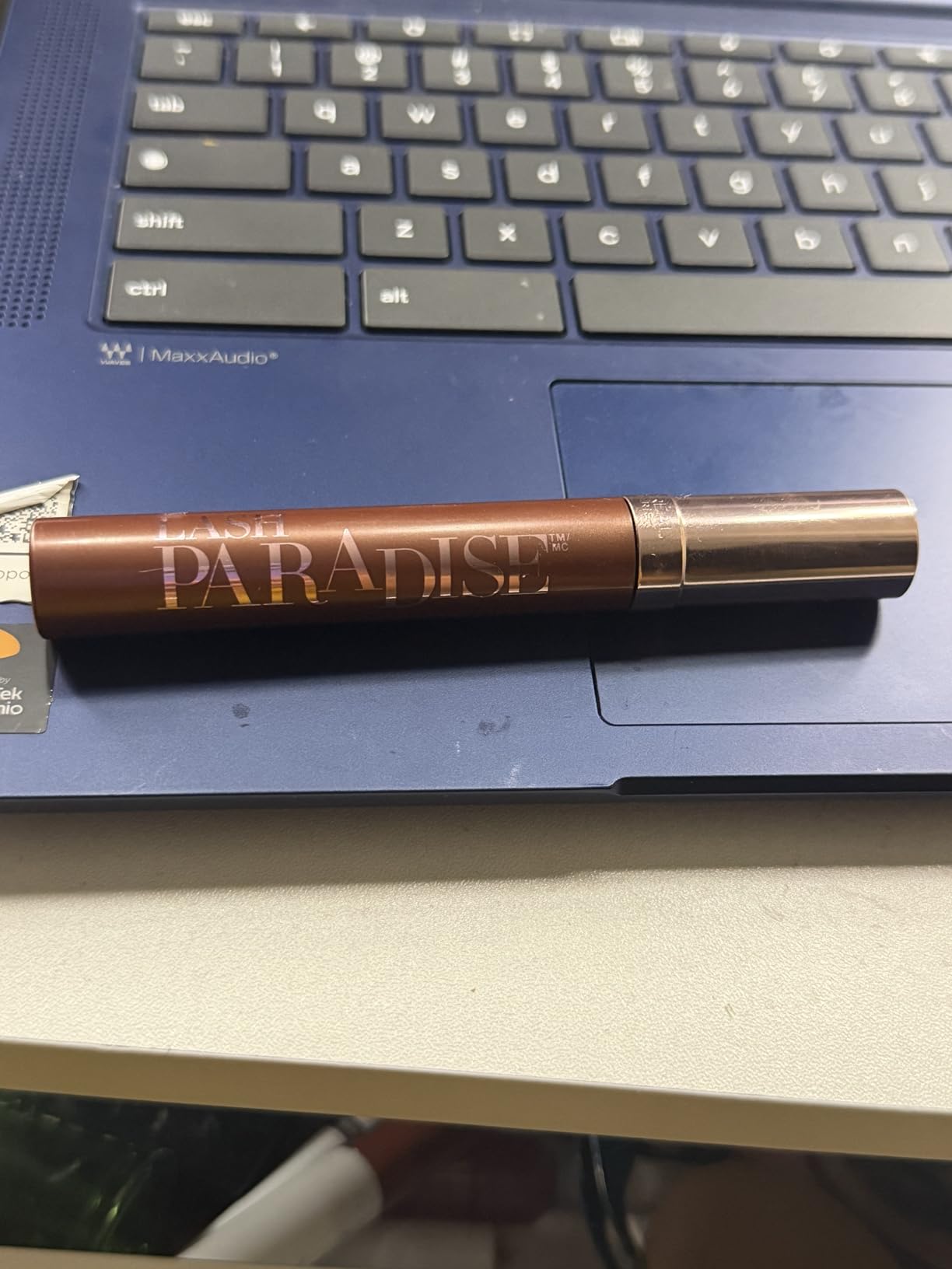 L'Oreal Paris Makeup Voluminous Lash Paradise Mascara, Voluptuous Volume, Intense Length, Feathery Soft Full Lashes, No Flaking, No Smudging, No Clumping, Blackest Black, 0.25 Fl Oz (Pack of 1) customer photo 1