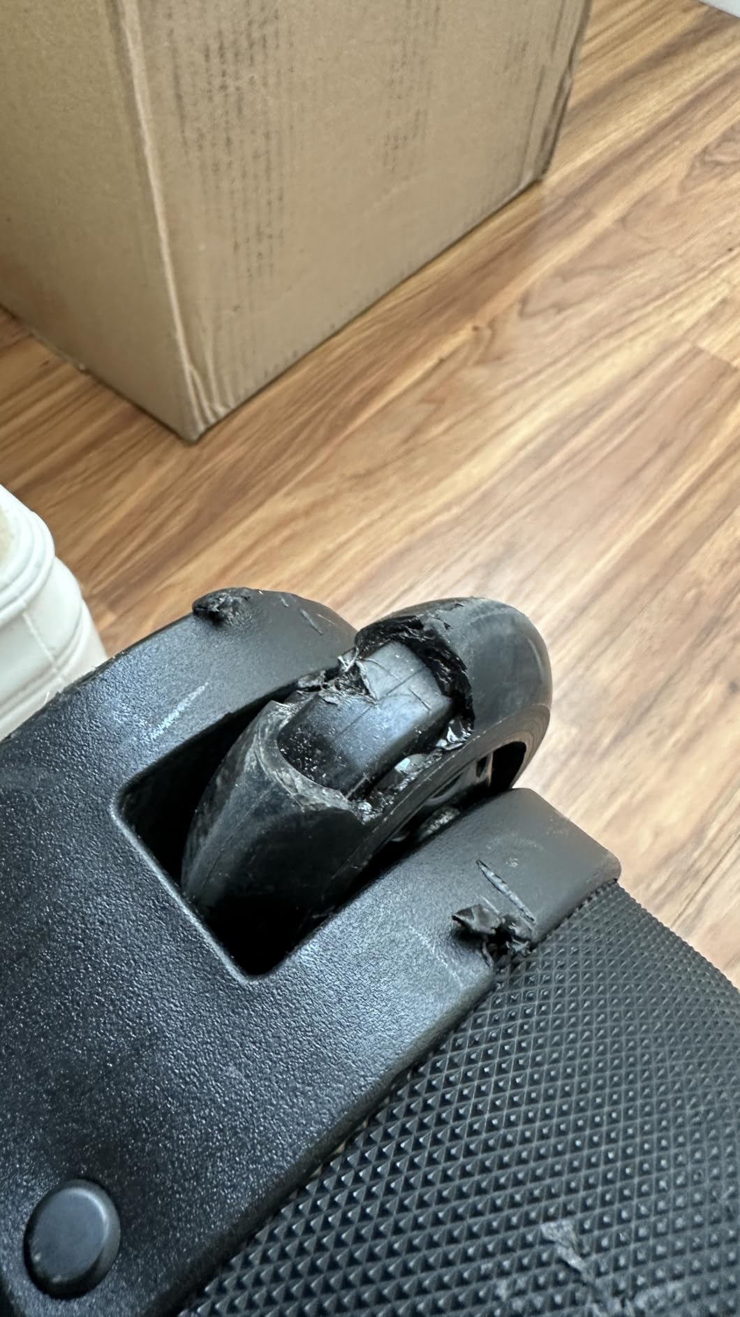 Eastpak Tranverz S - 42L Large Wheeled Luggage with Dual Compartments, TSA Lock, Compression Straps & Smooth-Wheeling System, Sunday Grey customer photo 1