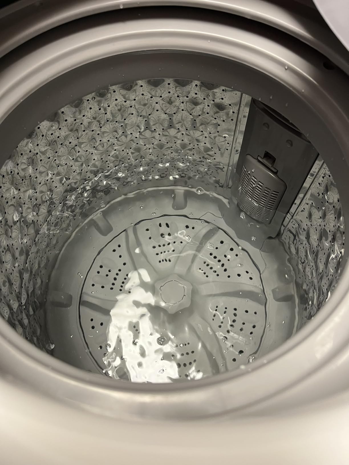 BLACK+DECKER 0.9 Cu. Ft. Portable Washer, 6.6 lb. Capacity Washing Machine for Homes & Apartments, 5 Wash Cycles, Quick Connect Sink Adapter and Drain Hose Included, BPWM09W, White customer photo 2