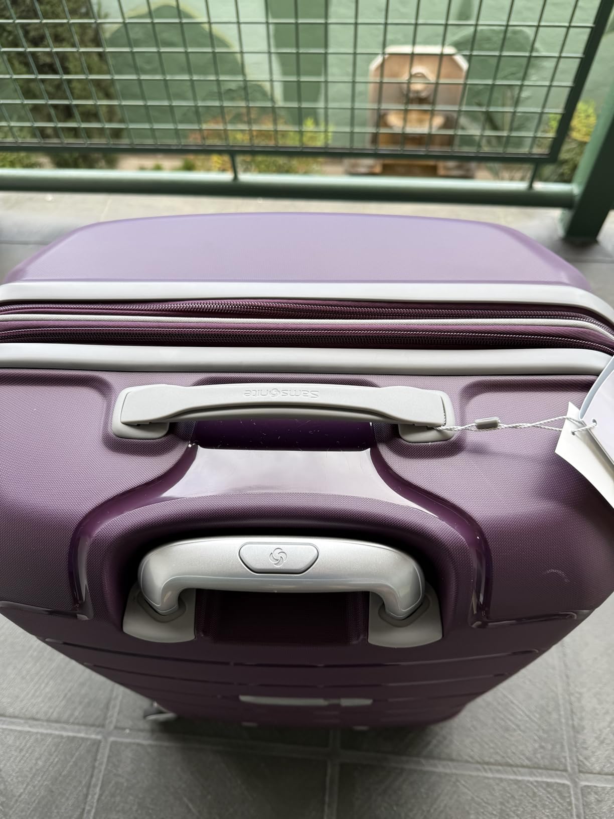 Samsonite Freeform 28-Inch Large Luggage with Dual 360 Spinner Wheels - Checked Suitcase - TSA Lock, Airline-Approved - Lightweight Durable Polypropylene Expandable Hardshell customer photo 2