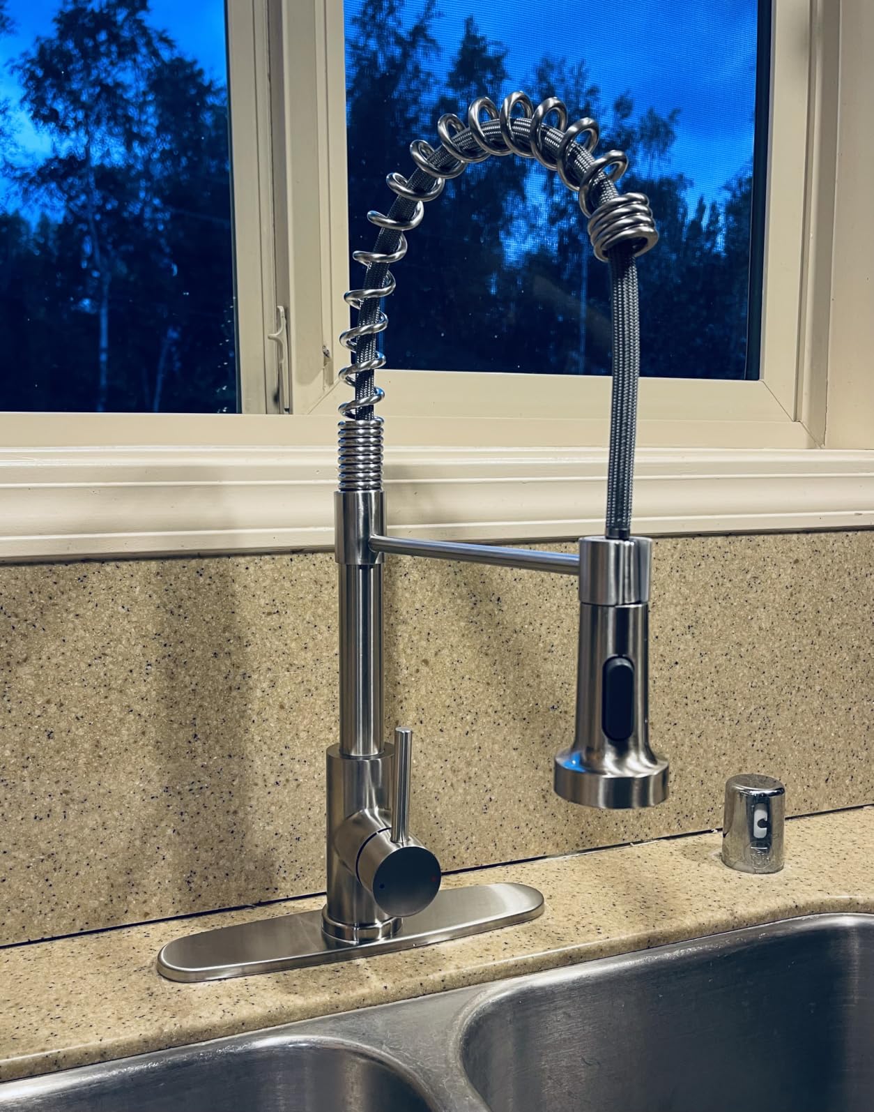 OWOFAN 9009SN Brushed Nickel Kitchen Sink Faucet with Pull Down Sprayer Single Handle with Deck Plate Stainless Steel customer photo 2