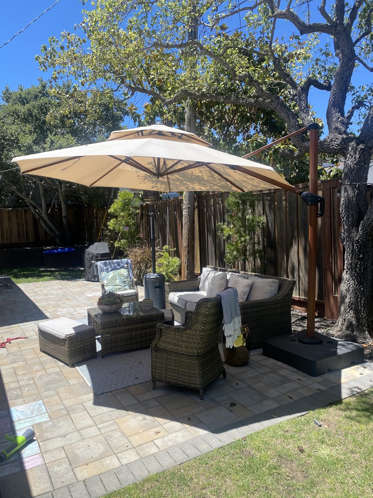 PURPLE LEAF 11ft Patio Umbrella Outdoor Round Umbrellas Large Cantilever Umbrella Windproof Offset Umbrellas Heavy Duty Sun Umbrella for Garden Deck Pool Patio, Navy Blue customer photo 1