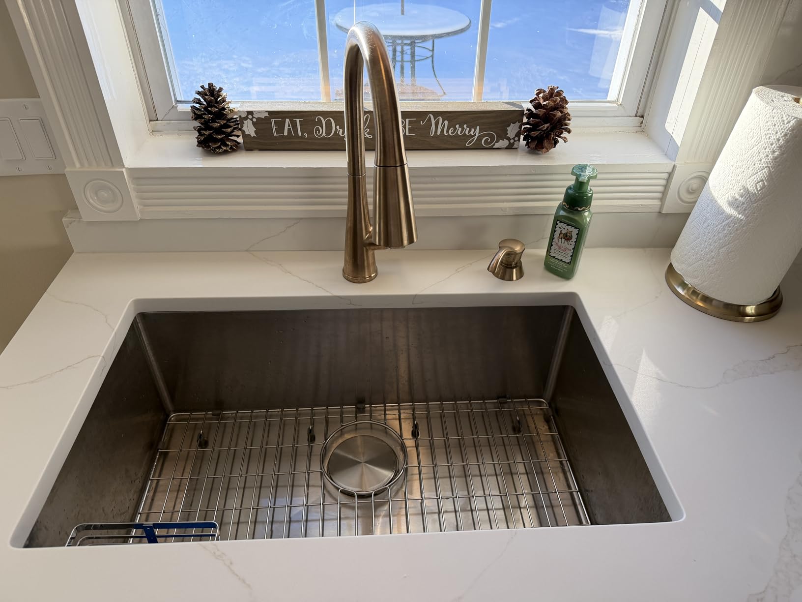 Ruvati 33-inch Undermount 16 Gauge Tight Radius Large Kitchen Sink Stainless Steel Single Bowl - RVH7433 customer photo 1