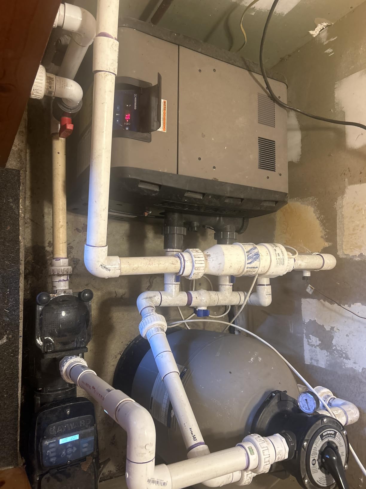 Hayward W3H200FDN Universal H-Series 200,000 BTU Natural Gas Pool Heater for Inground Pools customer photo 1