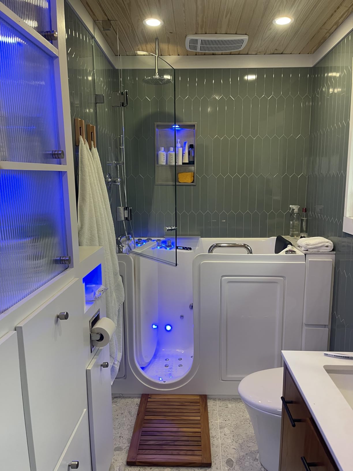 ANZZI Walk-In Tub, 27 x 53 in, Right Drain, 12 Whirlpool & 18 Air Jets, Inline Heater, Quick Fill, Handheld Shower, ADA Seat, Headrest, Aromatherapy & Chromatherapy, 110V, White customer photo 2
