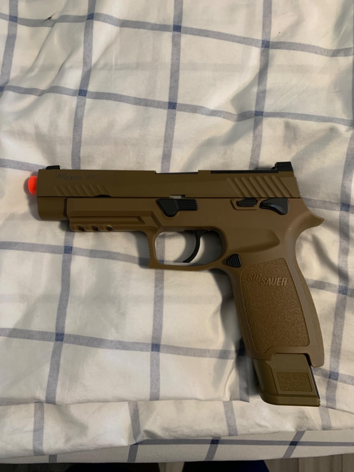 Sig Sauer Proforce 6mm BB Caliber Metal Slide Construction with Full Blow-Back Action 21rd M17 Airsoft Pistol, Coyote Tan customer photo 1