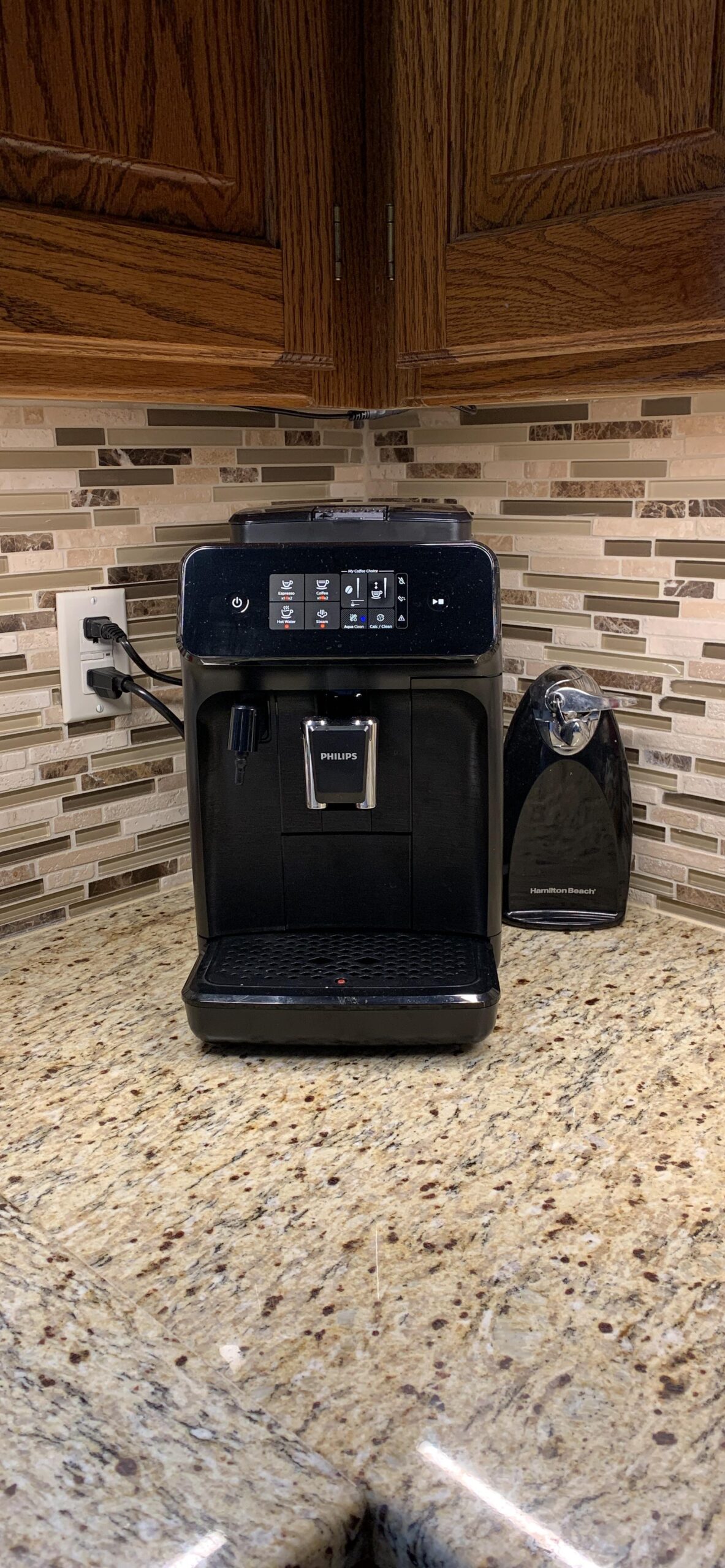 Philips 1200 Series Fully Automatic Espresso Machine, Classic Milk Frother, 2 Coffee Varieties, Intuitive Touch Display, 100% Ceramic Grinder (EP1220/04) customer photo 1