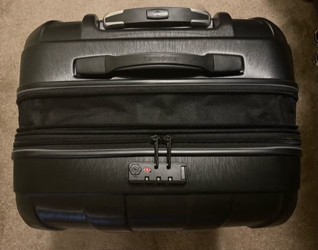 Samsonite Centric 2 Hardside Expandable Luggage with Spinner Wheels, Silver, Carry-On 20-Inch customer photo 2