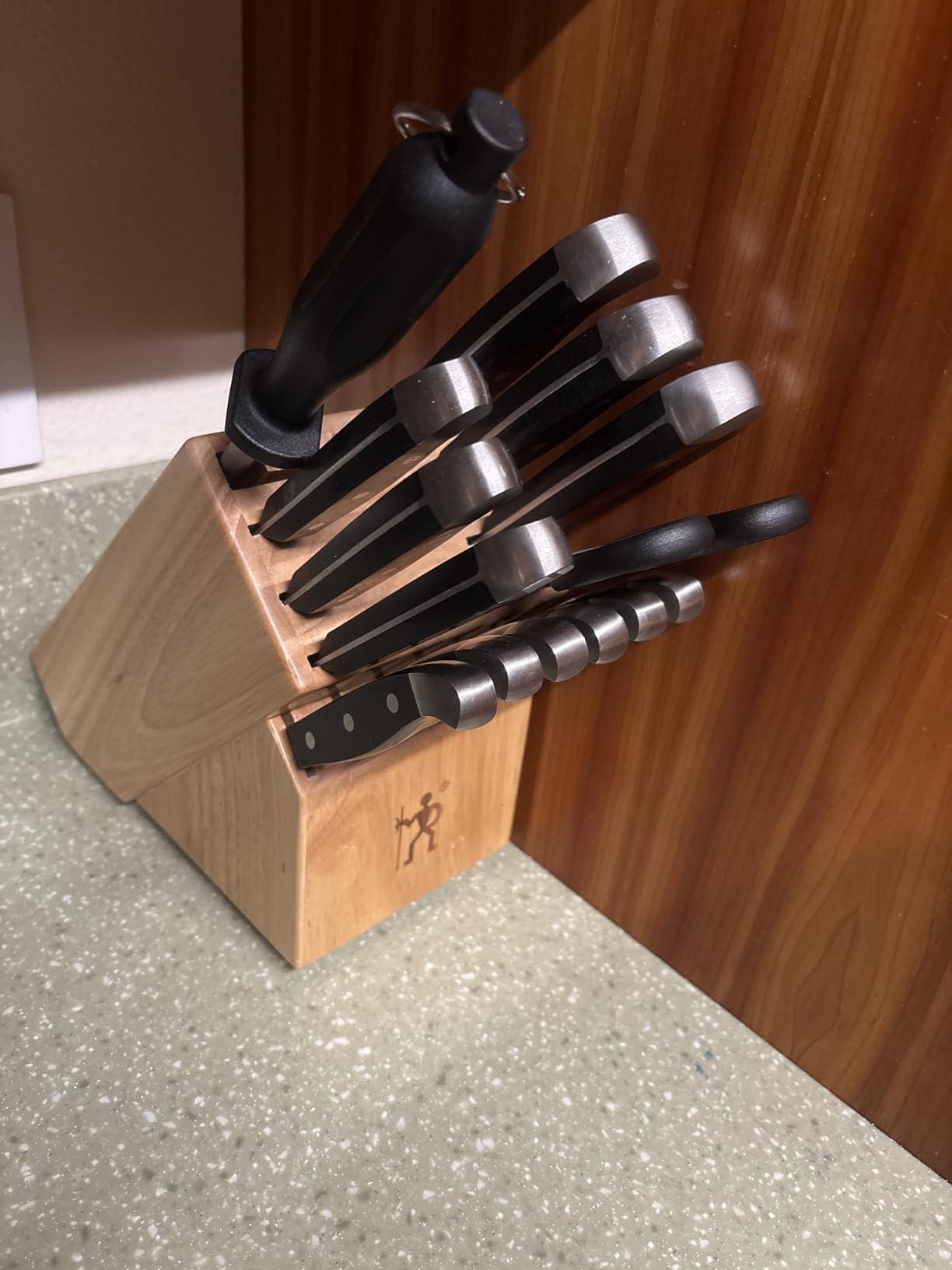 HENCKELS Statement Razor-Sharp 20-Piece Knife Set with Block, Chef Knife, Bread Knife, German Engineered Informed by over 100 Years of Mastery, Natural customer photo 1