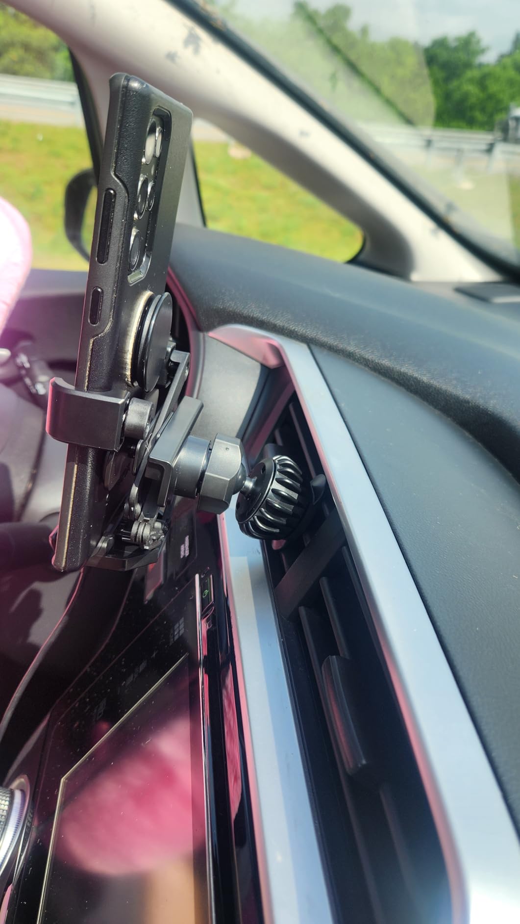 AINOPE Car Vent Phone Mount Holder for iPhone 17 Pro Max Car Mount [Drop-in Grip] Phone Holders for Your Car Air Vent Interior Accessories for iPhone 17 Pro Max 16 15 14 Galaxy S26 customer photo 1