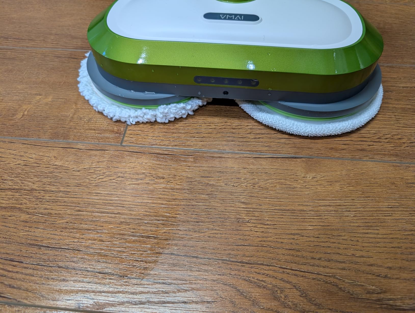 VMAI Cordless Electric Mop with Water Spray & Detachable Battery, Rechargeable Floor Spin Mop & Scrubber with LED Headlights, Washable Pads, Lightweight for Hardwood Tile Marble Floor Cleaning customer photo 2
