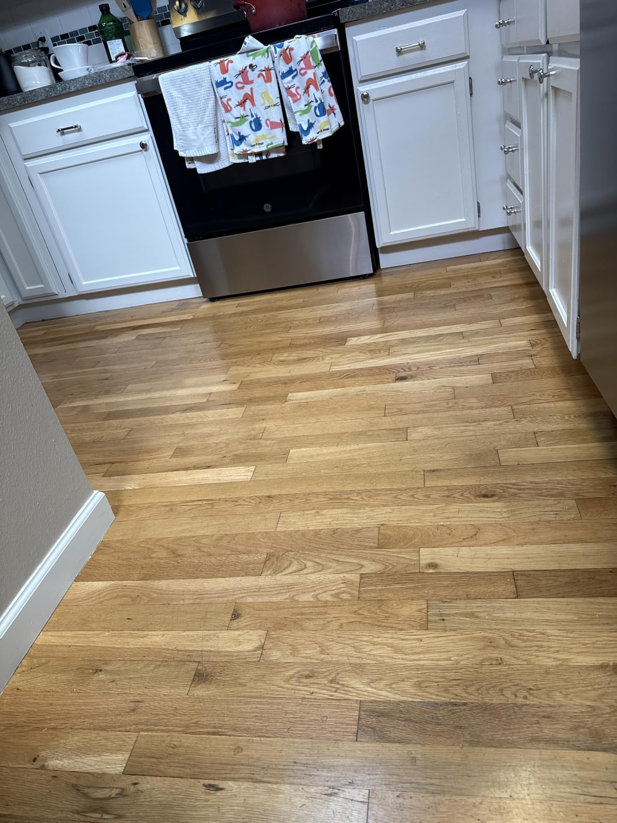 Aunt Fannie's Ultra Concentrated Hardwood Floor Cleaner, Vinegar-Free Plant Based Hardwood Floor Cleaner for Mopping, Bright Lemon Scent, 32 oz. (Pack of 1) customer photo 1